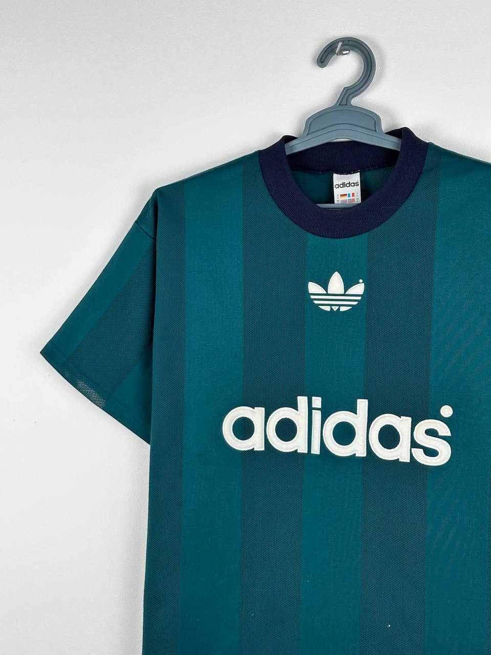 Adidas Mens 90s Vintage Adidas Stripped T-shirt big logo Size US M / EU 48-50 / 2 - 3 Thumbnail