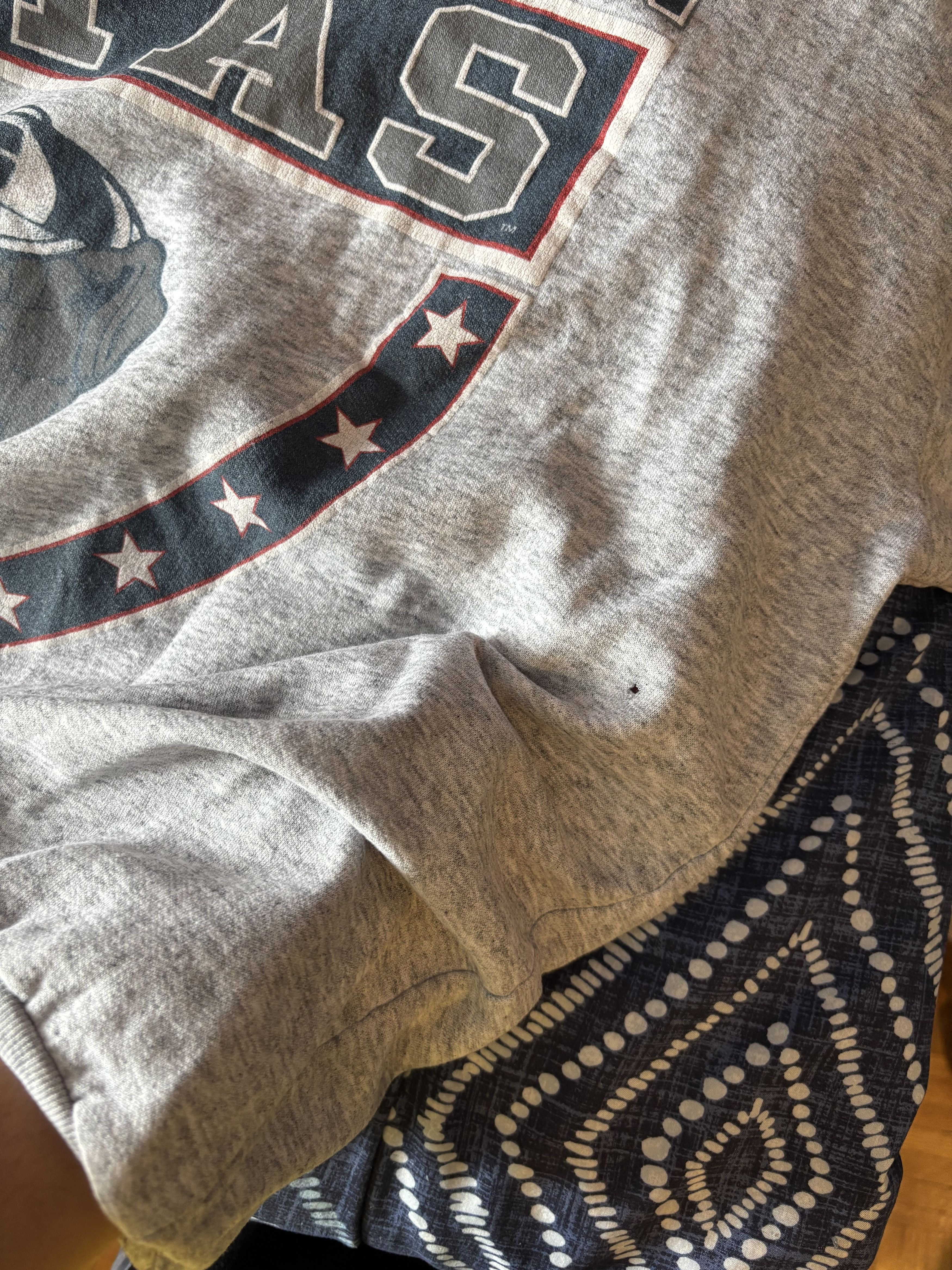 Vintage Dated 1992 Georgetown Hoyas Crewneck Size US L / EU 52-54 / 3 - 6 Thumbnail