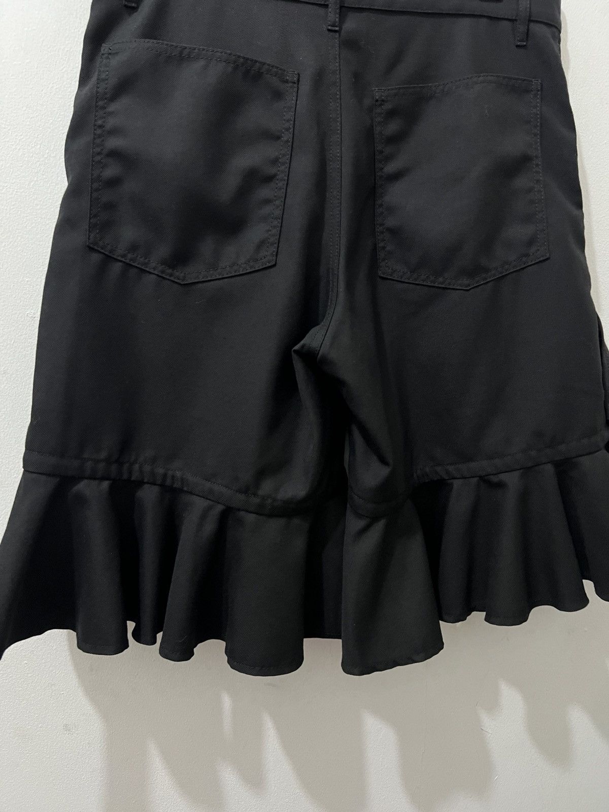 Comme des Garcons SHIRT Comme des Garçons Shirt - S/S’23 Bermuda Ruffled Shorts Size US 34 / EU 50 - 7 Thumbnail