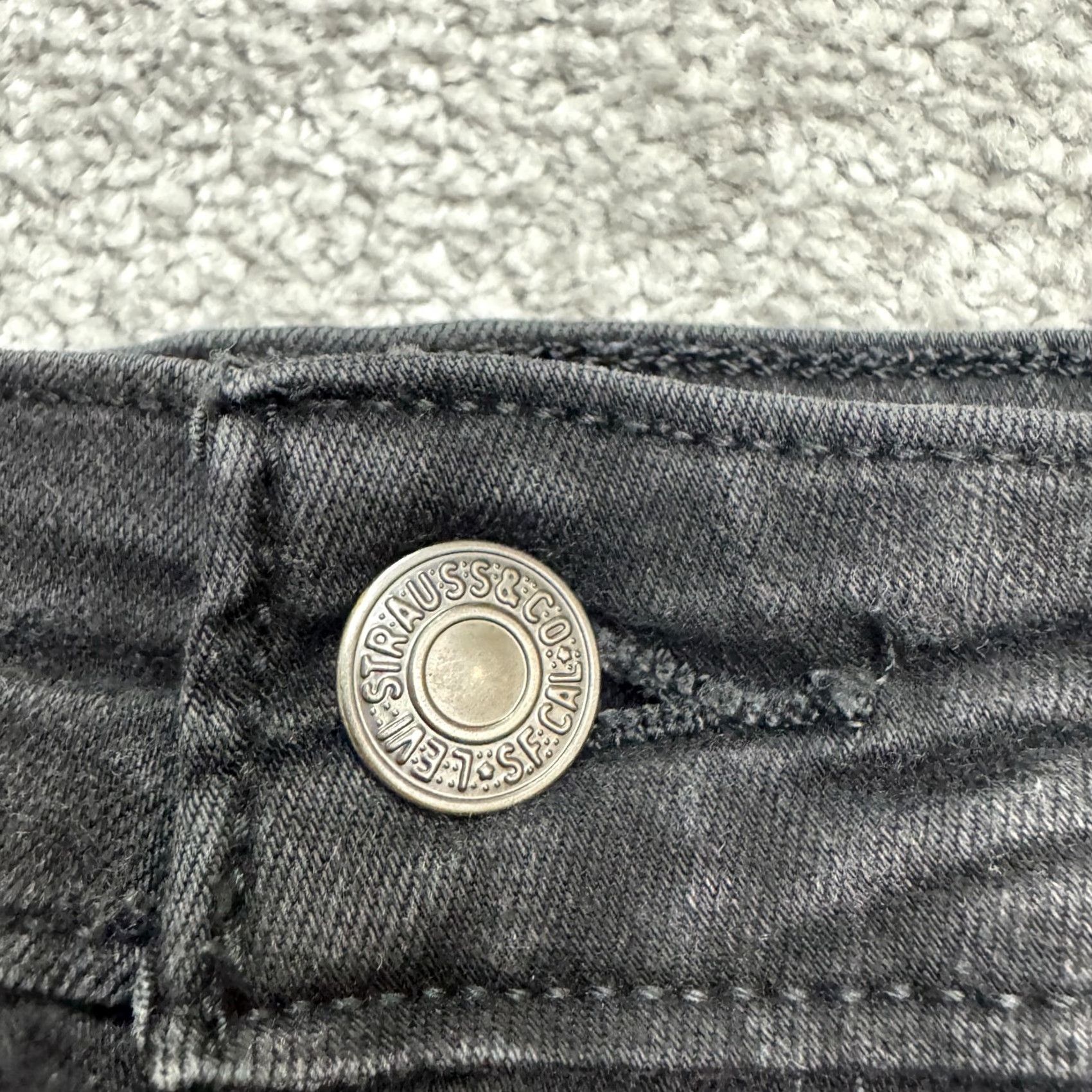 Levi's Levi's 721 High Rise Skinny Jeans Womens 29x28 Black Denim Stretch Comfort 5-Pocket Logo Jeans Size 29" - 4 Thumbnail