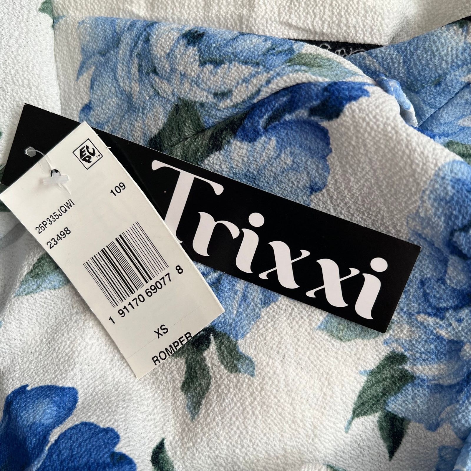 Other Trixxi Ivory Floral Blue Scuba Short SleevesMini Romper, XS Size 26" / US 2 / IT 38 - 4 Thumbnail