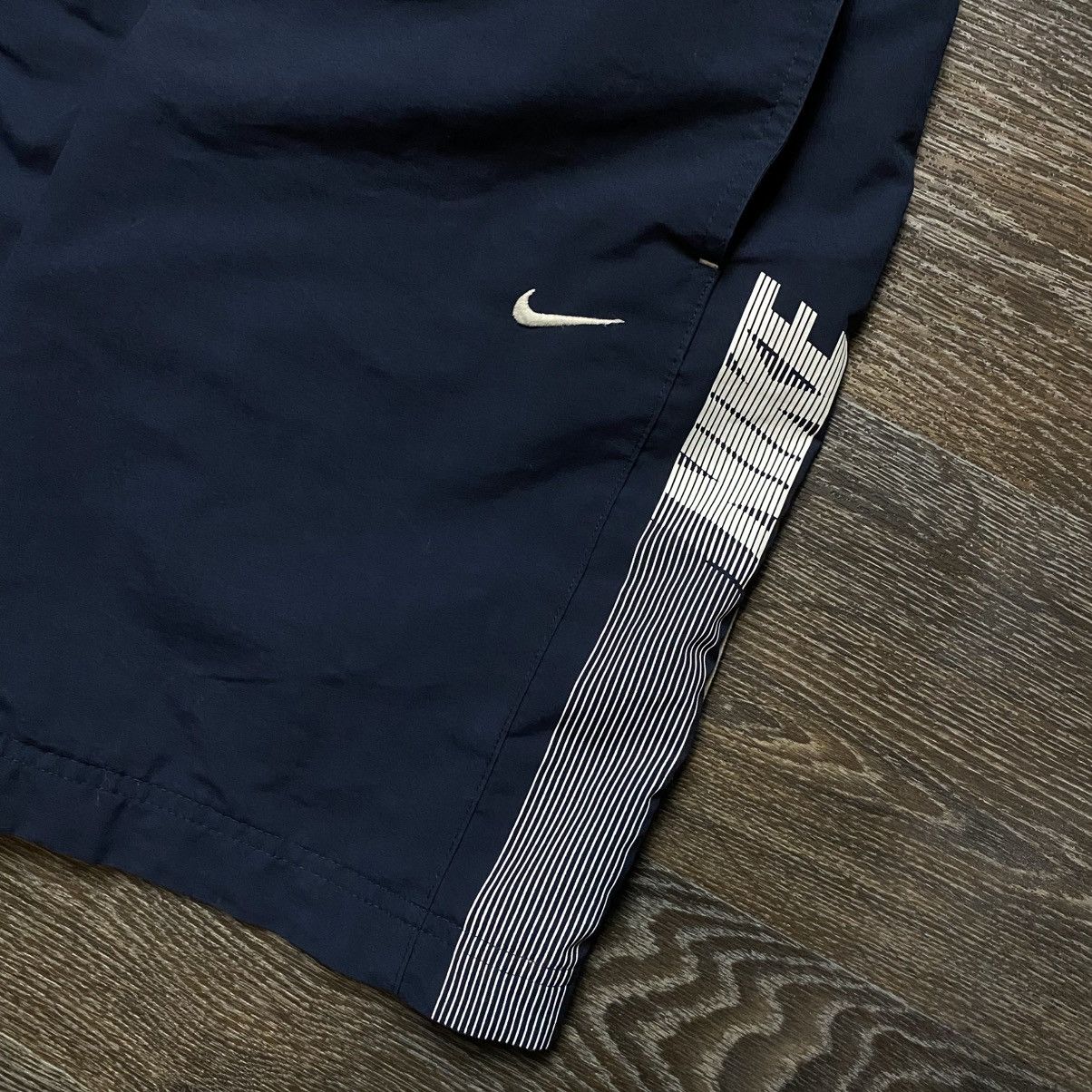 Nike NIKE VINTAGE SHORTS Size S Y2K swoosh Size US 32 / EU 48 - 2 Thumbnail