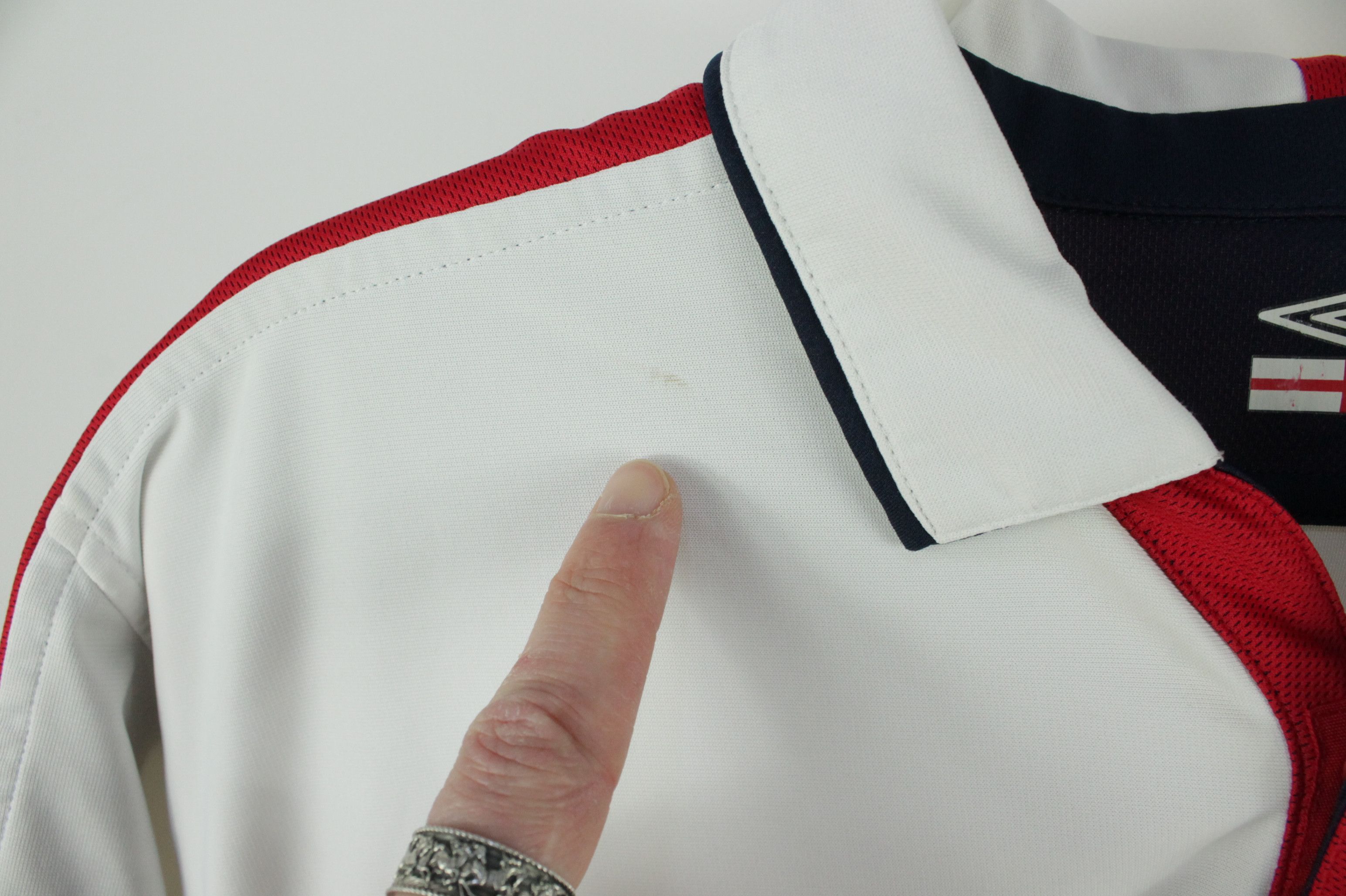 Umbro England National Team 2003 2005 Umbro Football Shirt Size US L / EU 52-54 / 3 - 5 Thumbnail