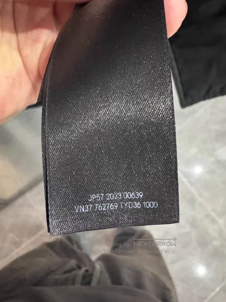 Balenciaga Balenciaga Solid color logo printed stand collar vest Size US M / EU 48-50 / 2 - 5 Thumbnail