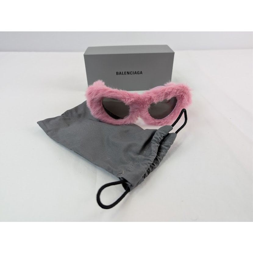 Balenciaga o1rshd1 Size: OS / Furry Sunglasses in Pink Size ONE SIZE - 14 Thumbnail