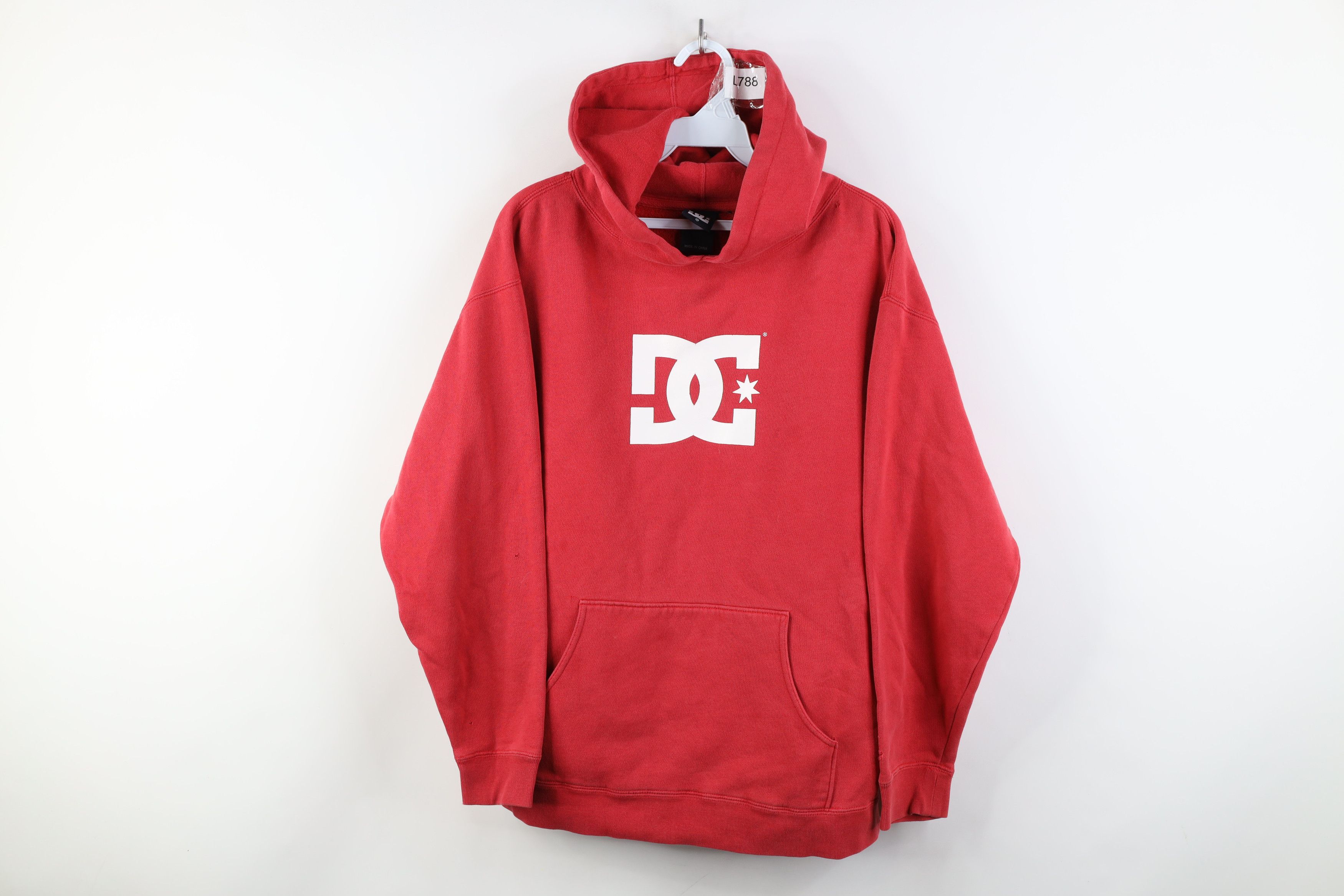 Vintage Vintage 90s Y2K DC Shoes Skateboarding Big Logo Sweatshirt Size US S / EU 44-46 / 1 - 1 Thumbnail
