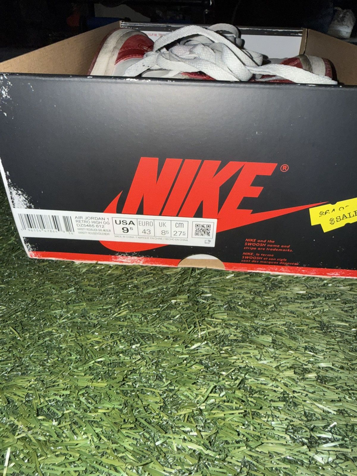 Nike Air Jordan 1 Chicago Lost and Found Size US 9.5 / EU 42-43 - 16 Thumbnail