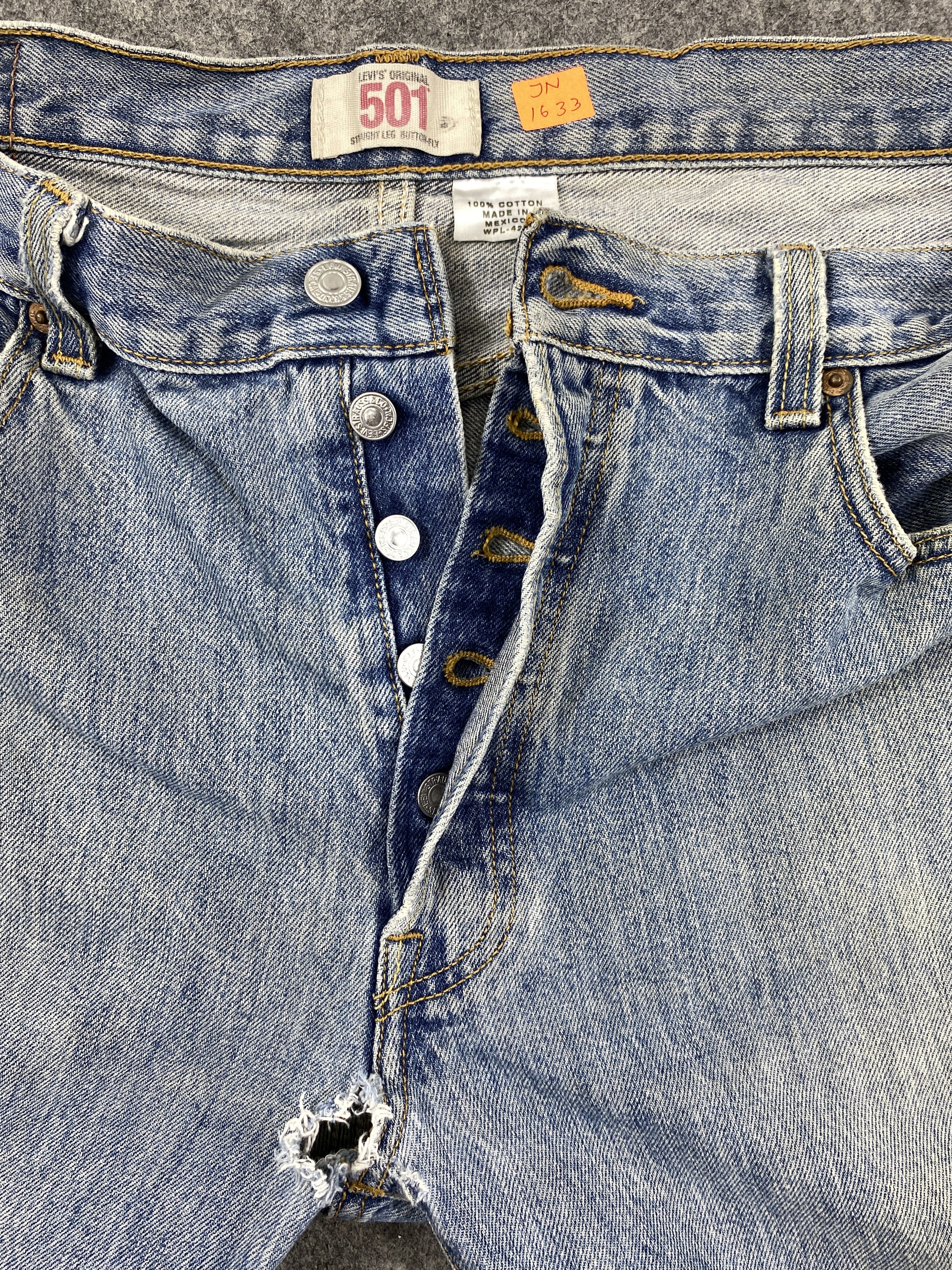 Levi's Blue Wash Vintage Levi's 501 Jeans 35x33.5 Denim -JN1633 Size US 35 - 6 Thumbnail