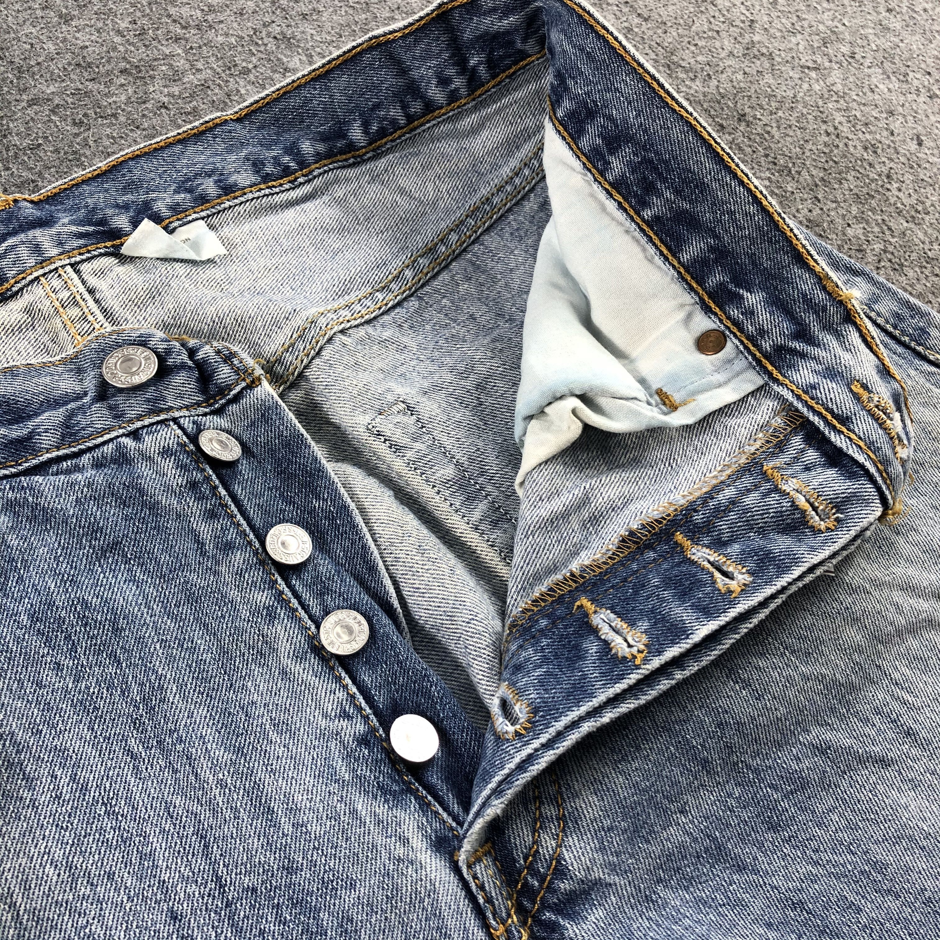Levi's Vintage 90s Blue Wash Levis 501 Jeans-J2044 Size US 33 - 11 Thumbnail
