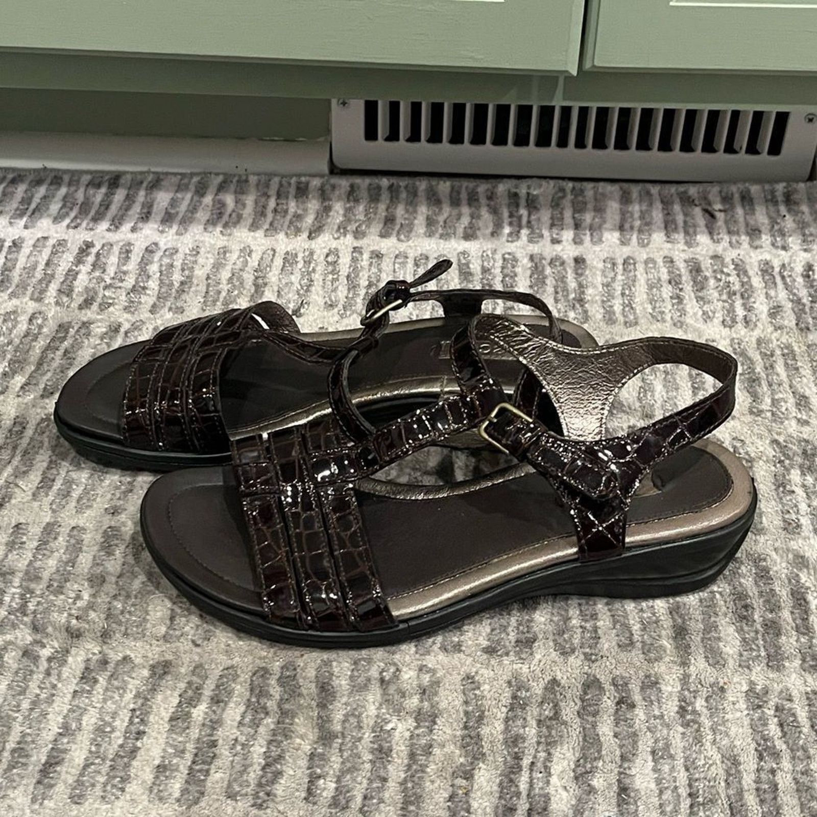 Ecco Ecco Sensata Sandal T-Strap Crocodile Leather Heel Size 6.5 Size US 6.5 / IT 36.5 - 6 Thumbnail