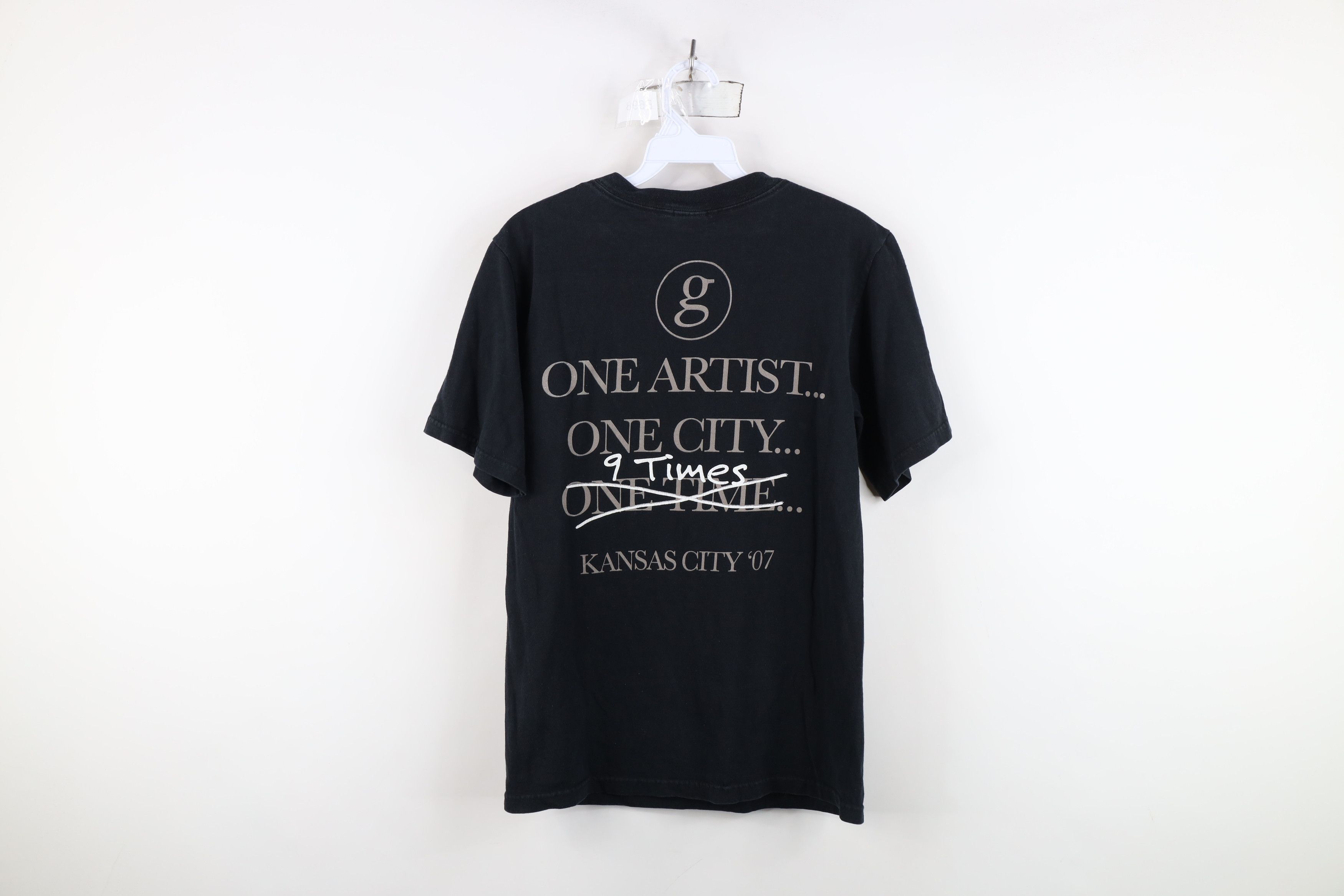 Vintage Vintage Y2K 2007 Tour Garth Brooks Band Short Sleeve T-Shirt Size US S / EU 44-46 / 1 - 12 Thumbnail