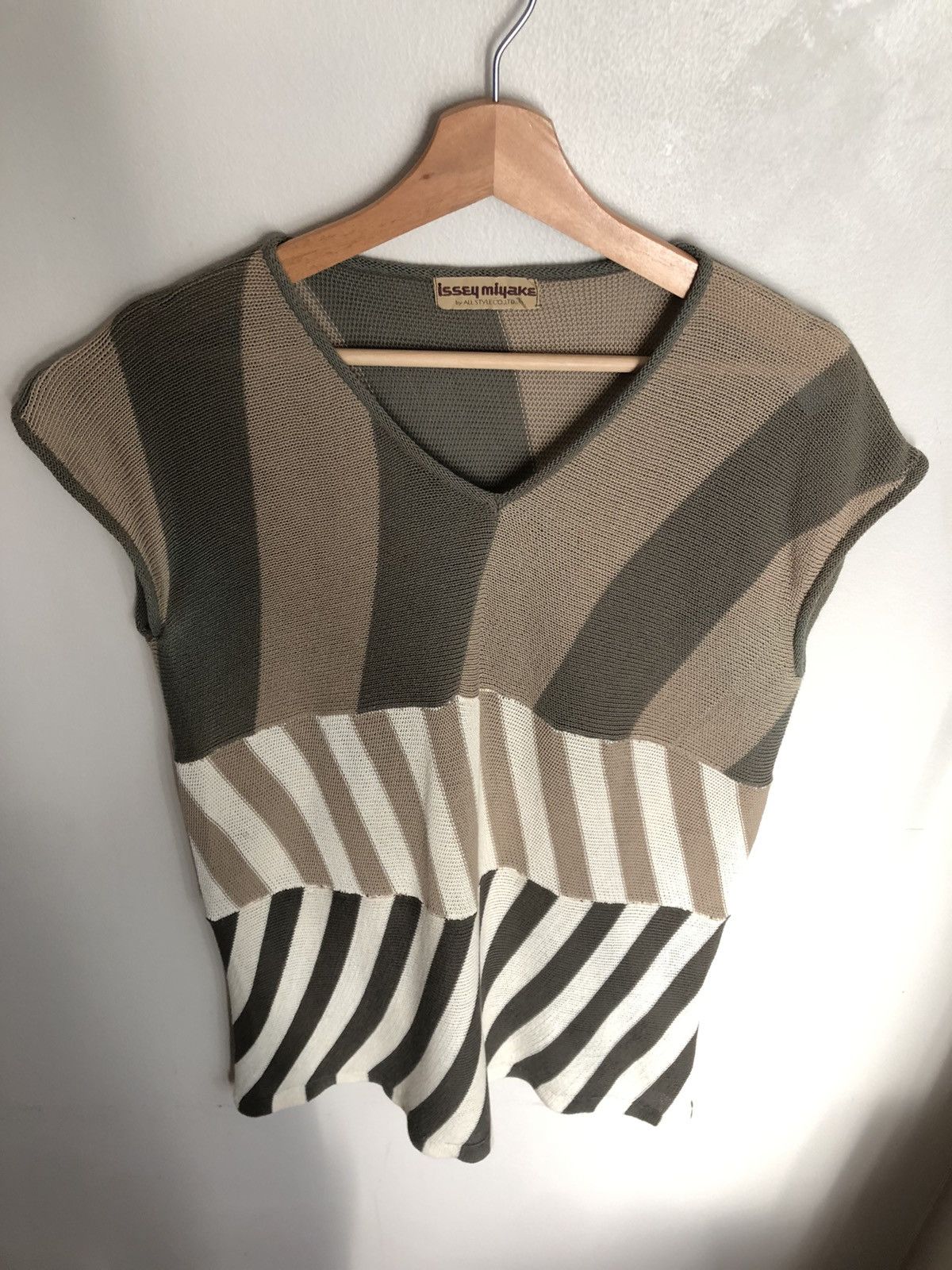 Homme Plisse Issey Miyake Issey Miyake Rare 1970’s Circular Knit Pullover Size US M / EU 48-50 / 2 - 25 Thumbnail