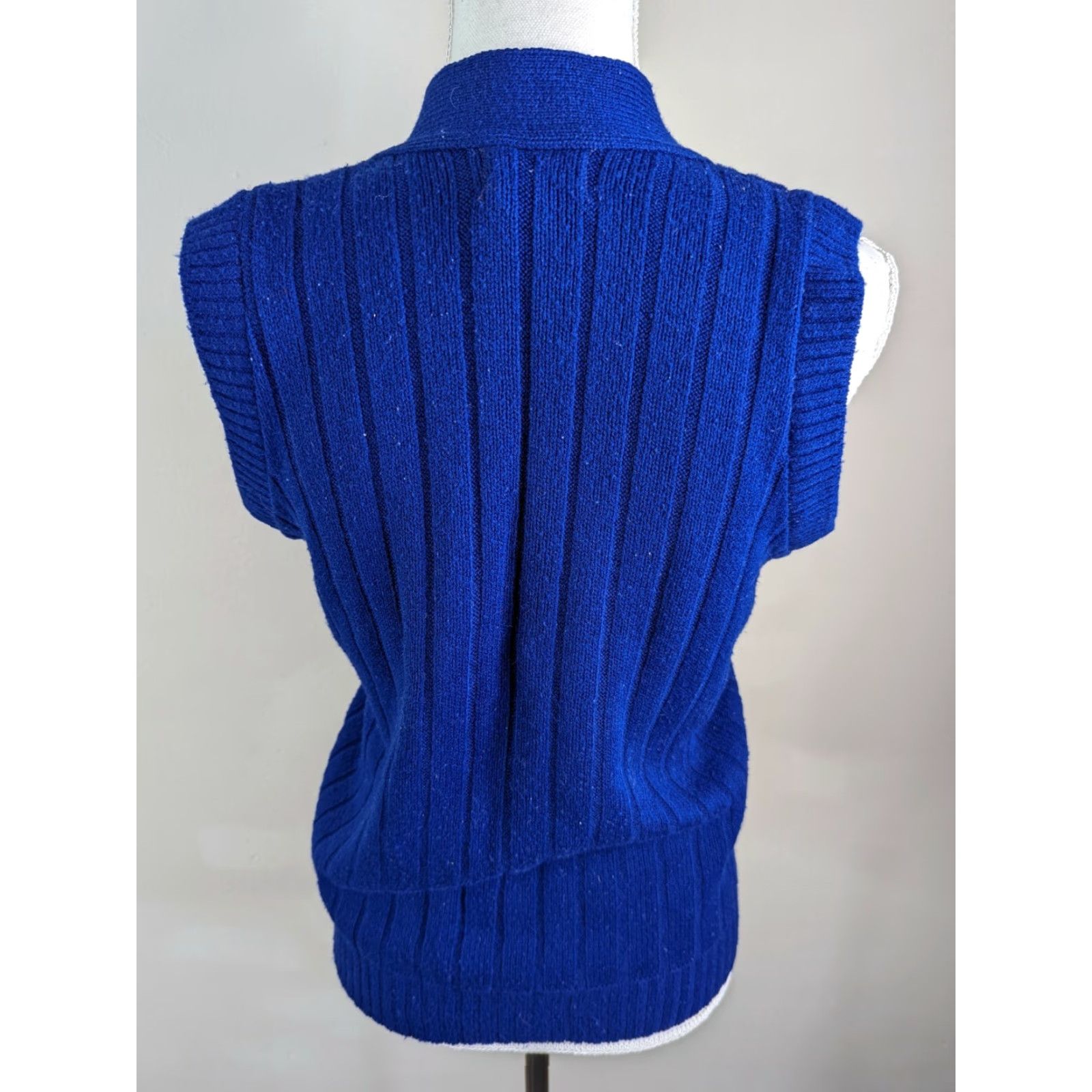 Vintage VINTAGE Cardigan Sweater Vest Women’s Blue V-Neck 80s 90s Cap Sleeve Medium Size M / US 6-8 / IT 42-44 - 4 Thumbnail