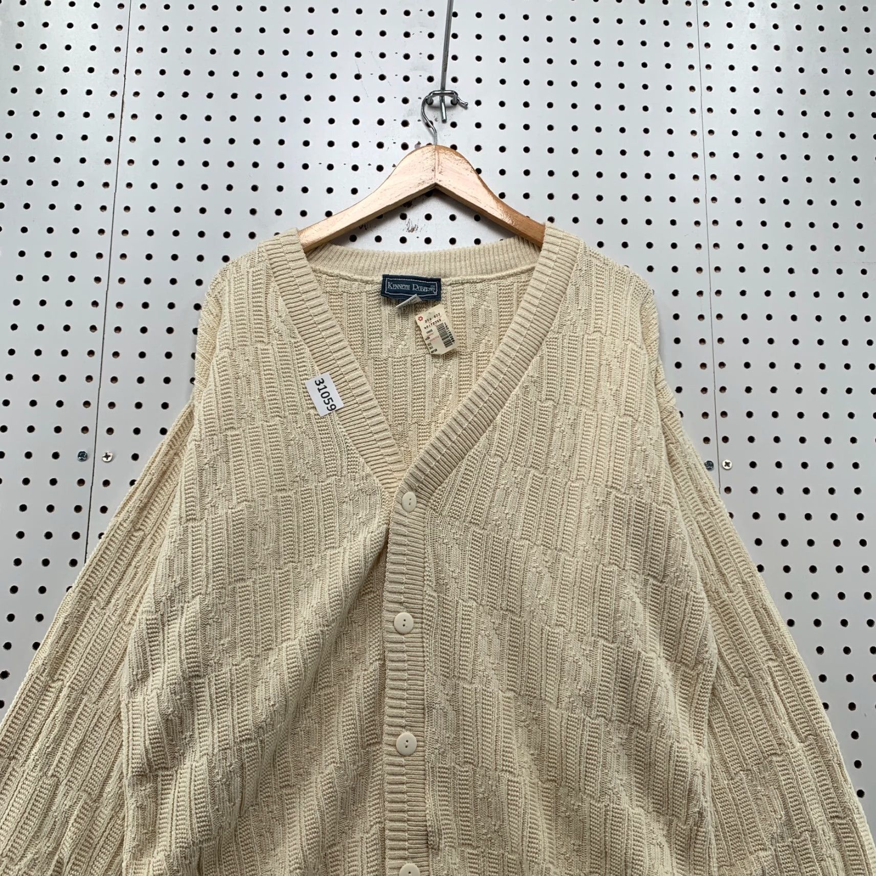 Vintage VINTAGE Kenneth Roberts Cardigan Sweater Mens L Ivory USA 1950s 60s Dad Button Knit Crew NYT? Size US L / EU 52-54 / 3 - 5 Thumbnail