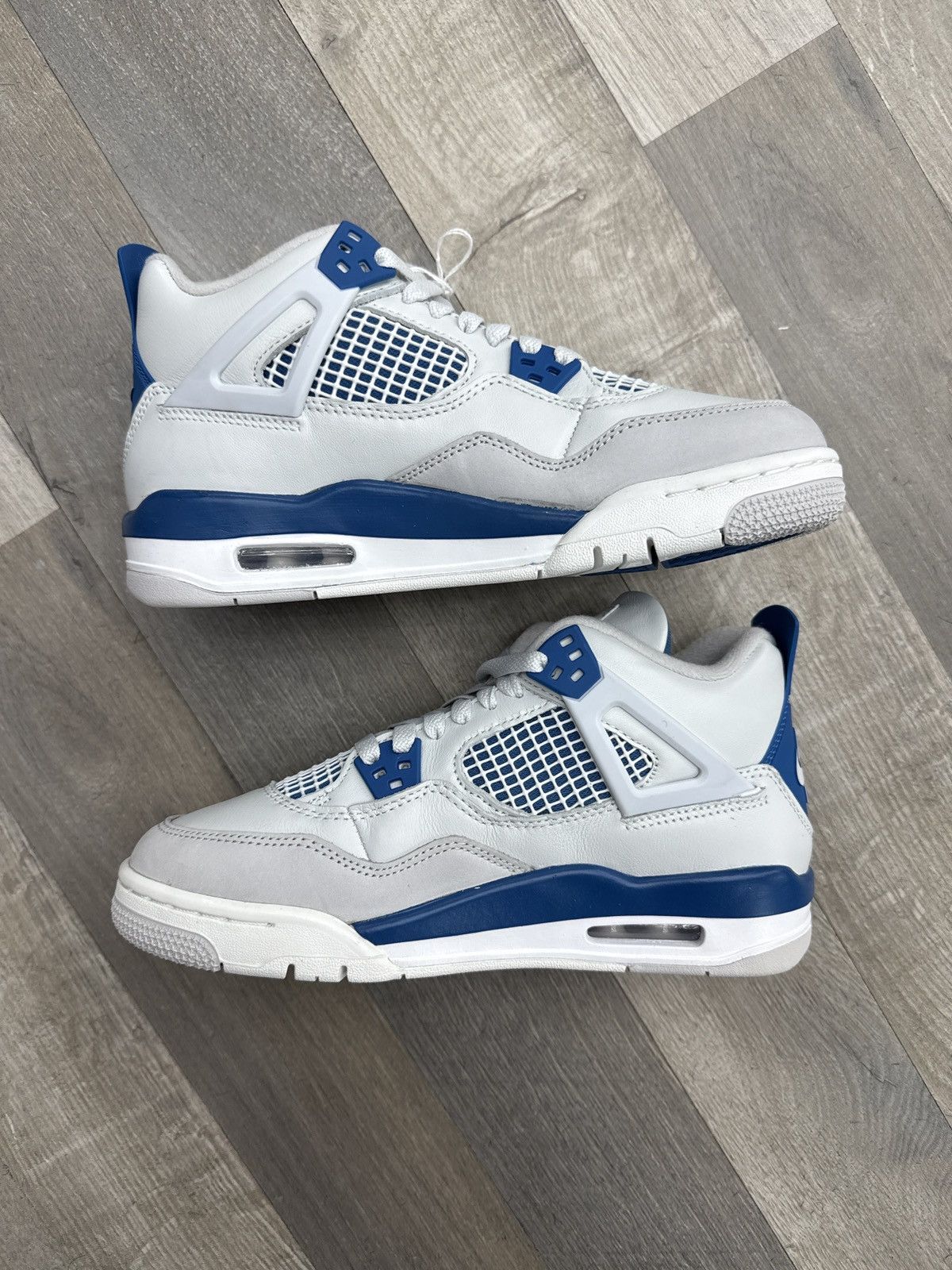 Jordan Brand Jordan 4 Retro Military Blue (GS) Size US 6 / EU 39 - 2 Thumbnail