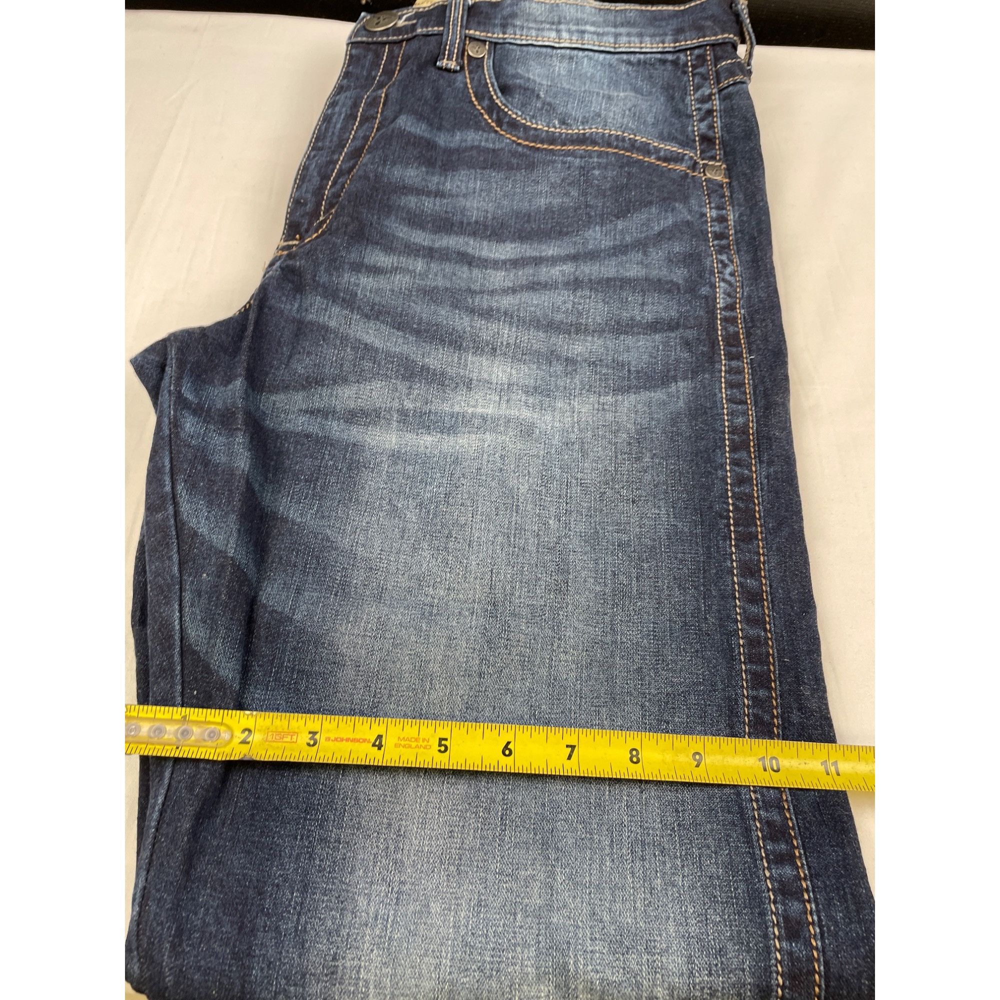 Wrangler Wrangler Men's Blue Faded Jeans Straight Size 36 x 34 SKU 45 Size US 36 / EU 52 - 3 Thumbnail