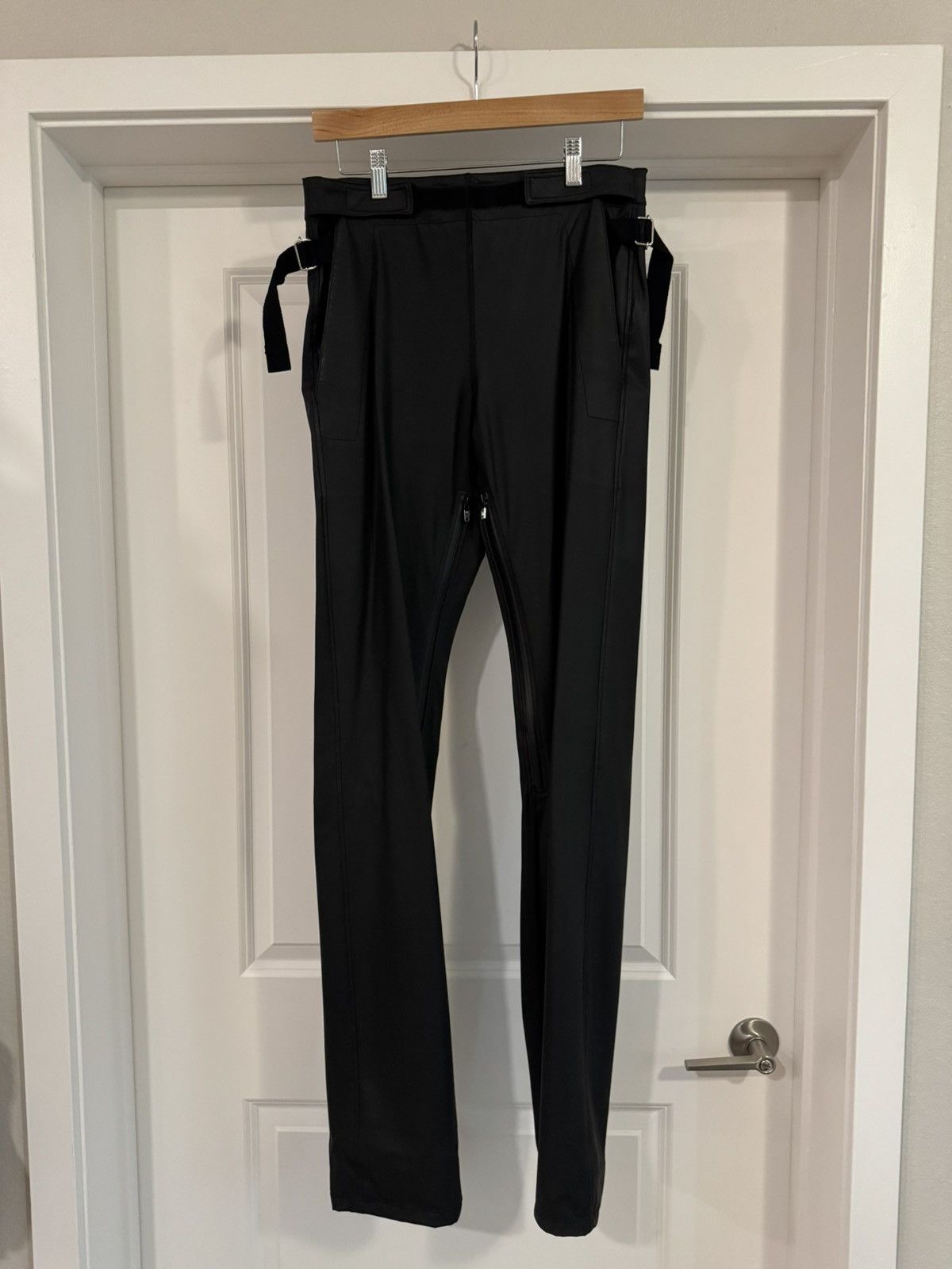 Takahiromiyashita The Soloist. Aw18 runway chloroprene trousers Size US 31 - 1 Thumbnail