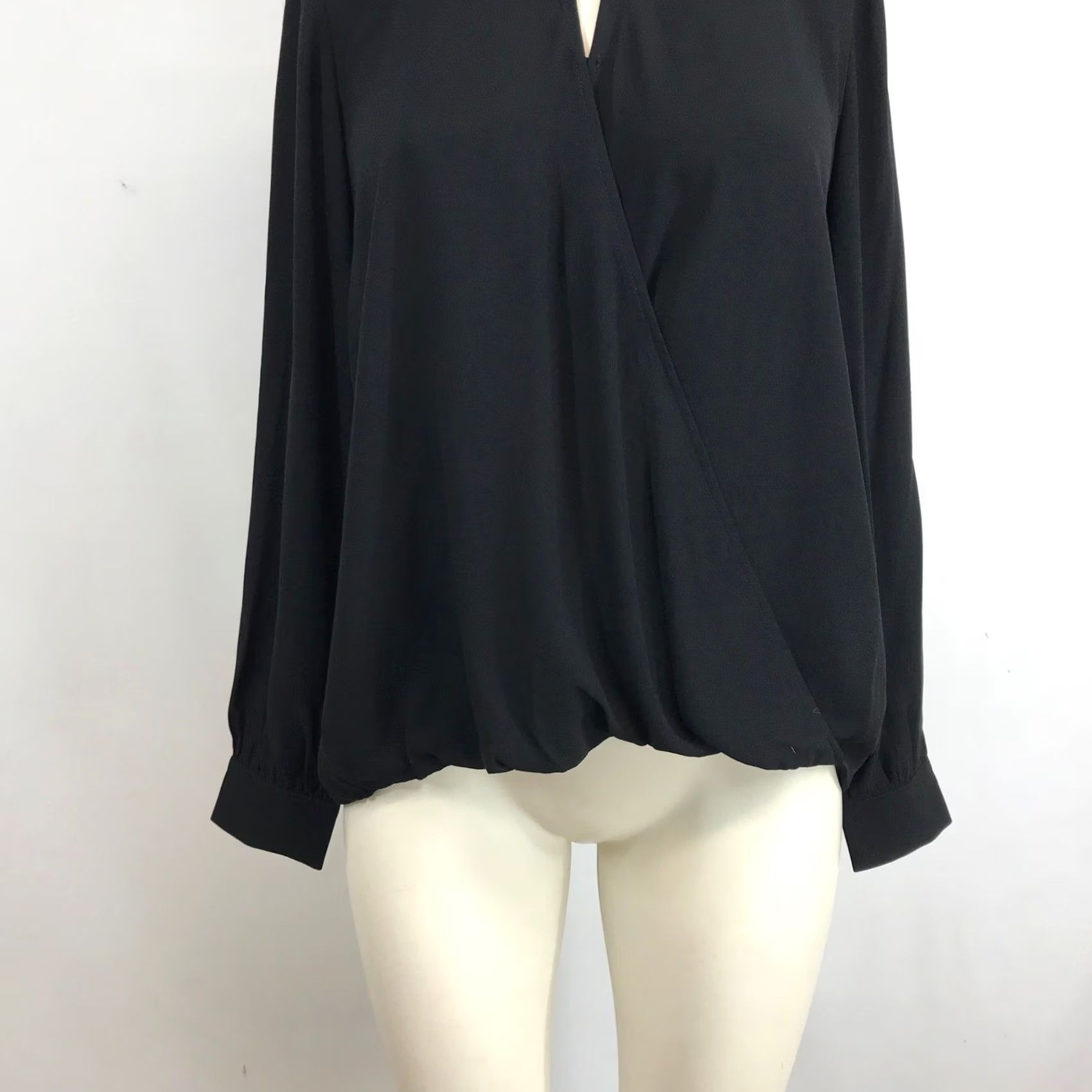 Eileen Fisher Eileen Fisher Blouse XS XXS Black Silk Mock Neck Keyhole Wrap Front Button Back Closure long sleeve Women's 2XS 100% Silk Size XXS / US 00 / IT 34 - 3 Thumbnail