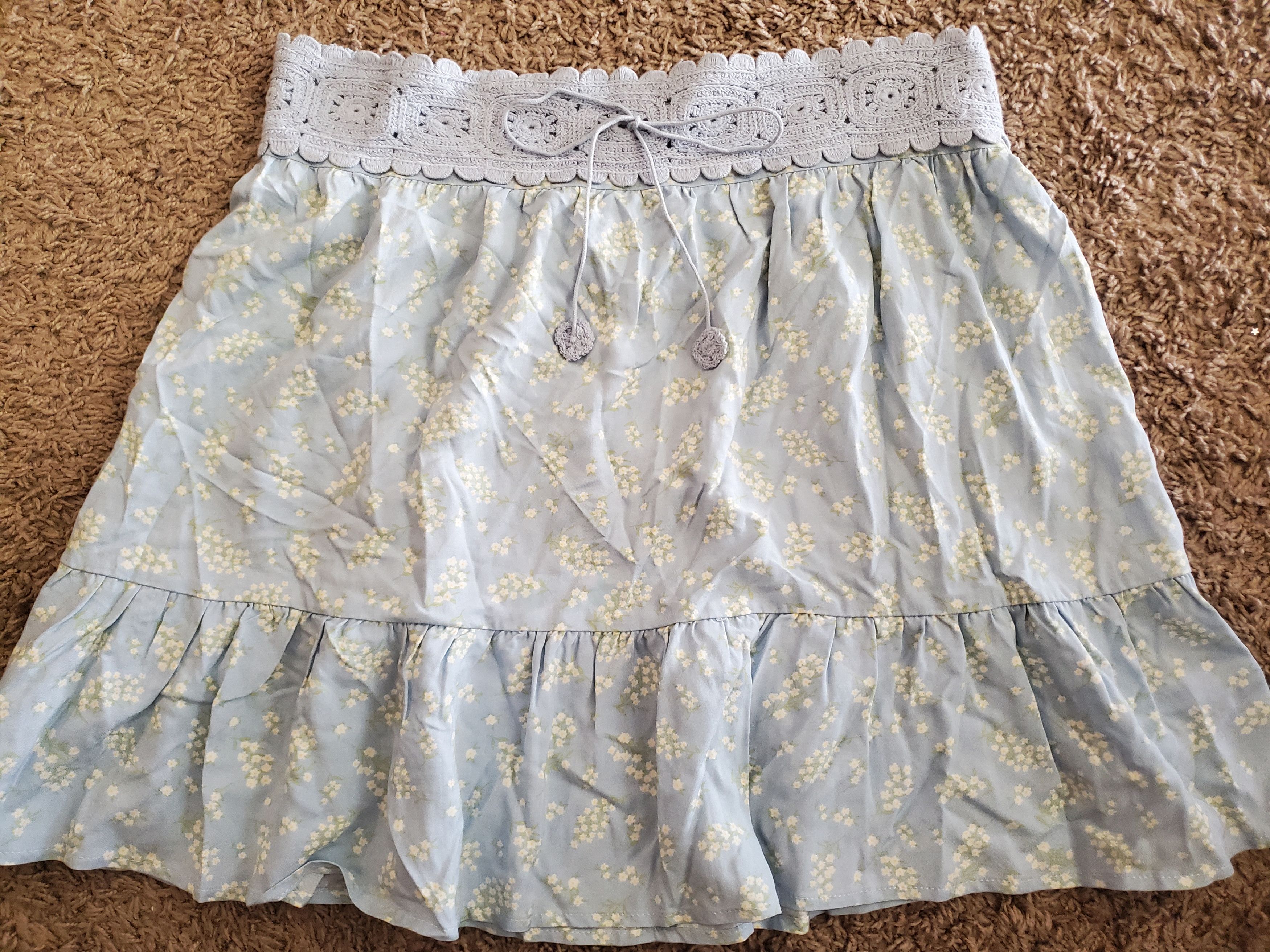Other Light Blue Mini Skirt with Floral Print + Crochet-Waist (XL) Size 32" / US 10 / IT 46 - 2 Thumbnail