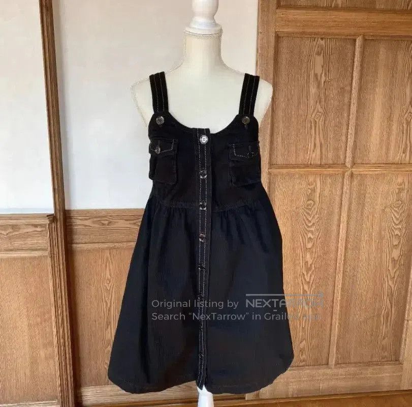 Burberry Burberry Black Sleeveless Mid-Length Dress. Size S / US 4 / IT 40 - 1 Thumbnail