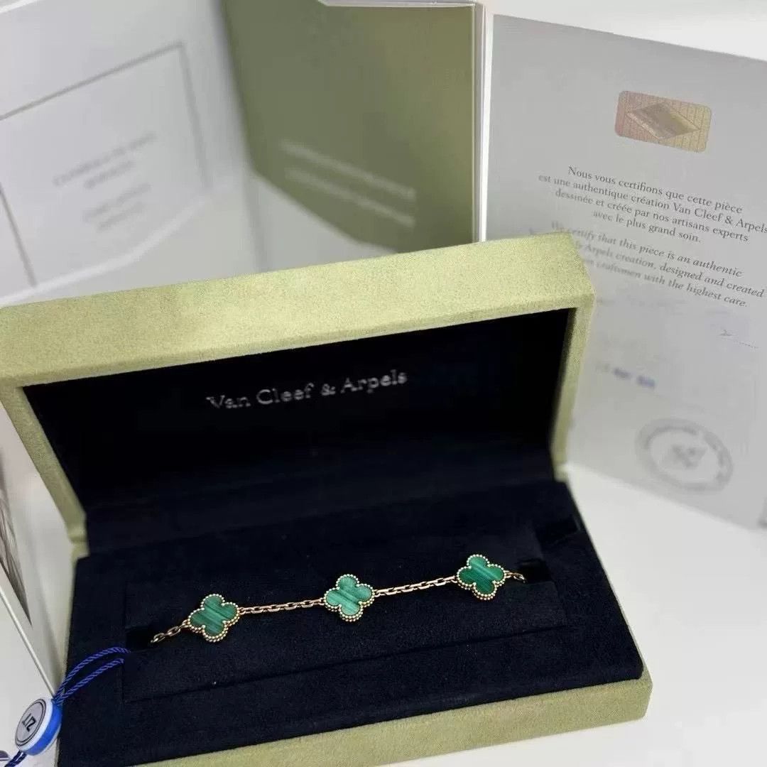 Van Cleef & Arpels Van Cleef & Arpels Malachite Bracelet Size ONE SIZE - 1 Preview