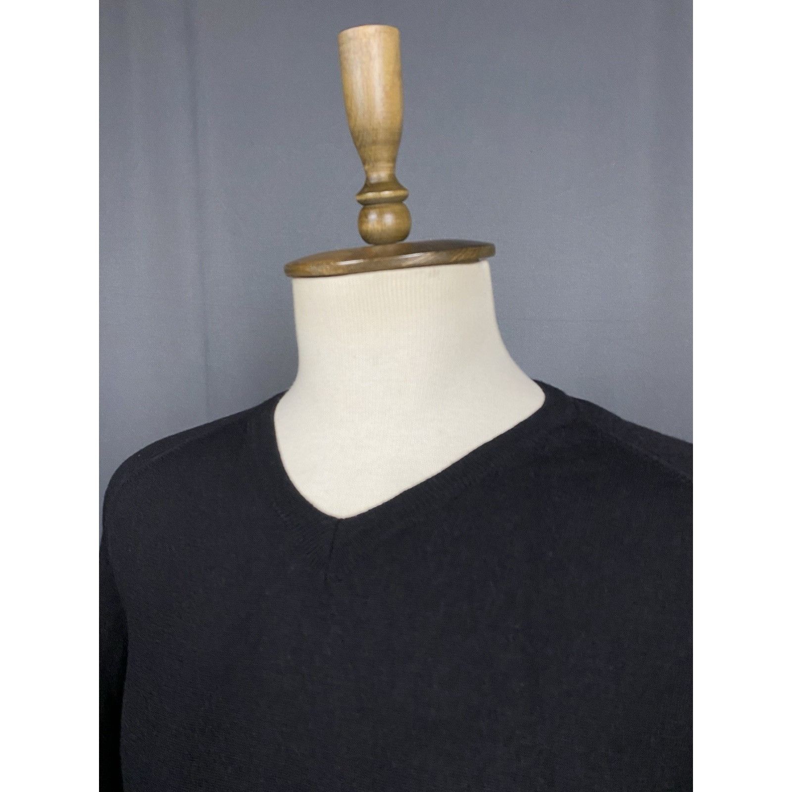 Burberry Burberry Small Logo Men's Black Wool V-Neck Sweater Size M-L Size US L / EU 52-54 / 3 - 5 Thumbnail