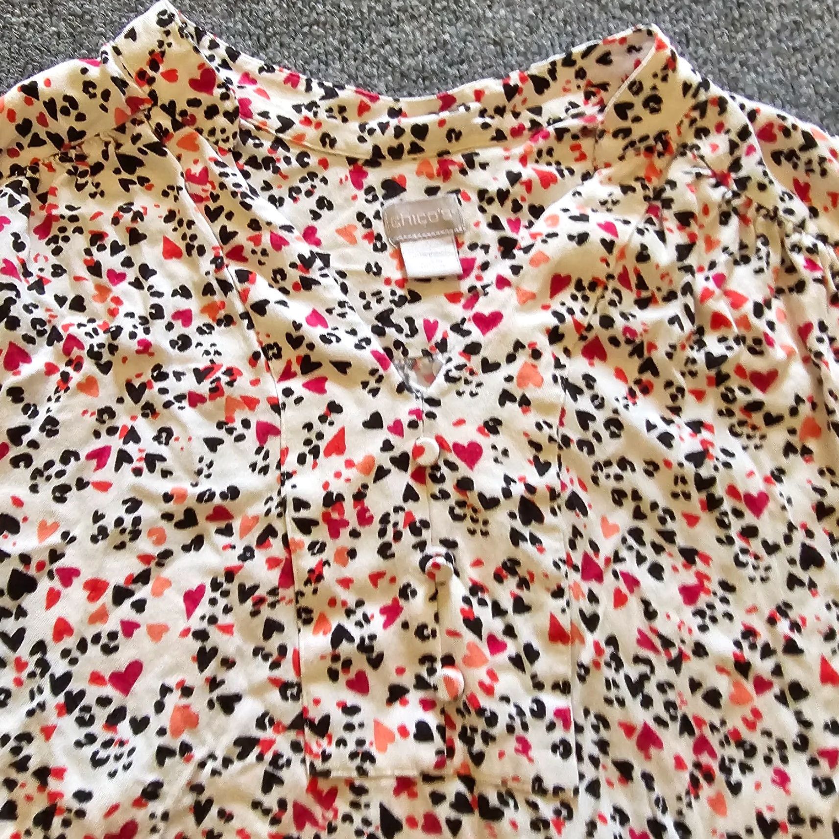Vintage Chicos Top Womens 2XL White Pink Hearts 3/4 Sleeve V Neck Blouse Career Casual Shirt Womens Size XXL / US 16-18 / IT 52-54 - 2 Thumbnail