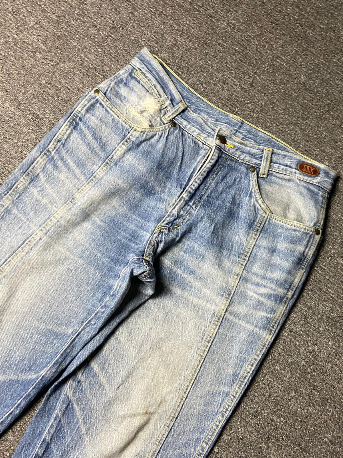 Japanese Brand [íxi:z] Brand Distressed Denim Jeans with Front Seam (164) Size US 32 / EU 48 - 8 Thumbnail