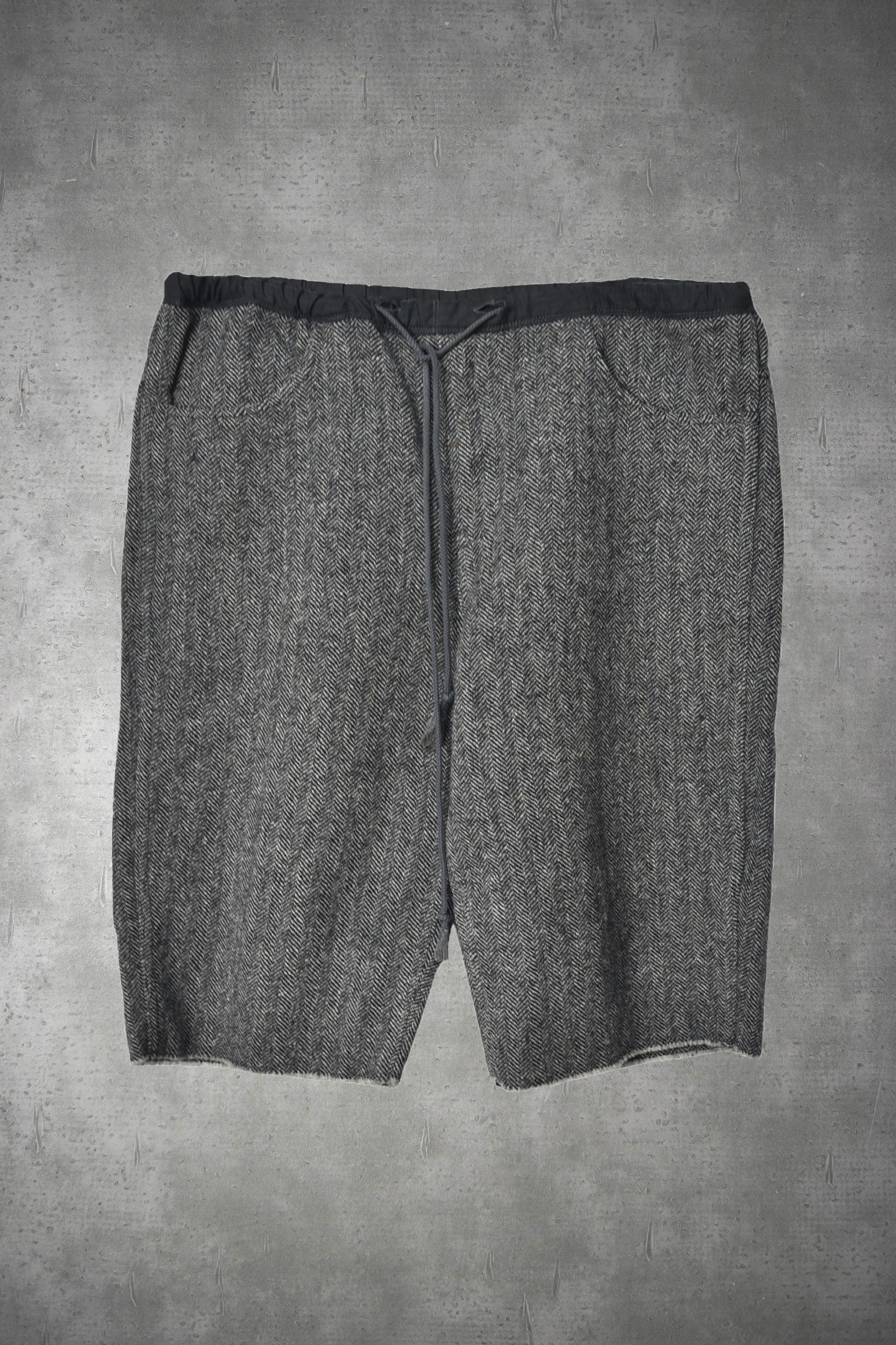 image of × Unused Shorts/26430 - 686 58 in Black, Men's (Size 31)