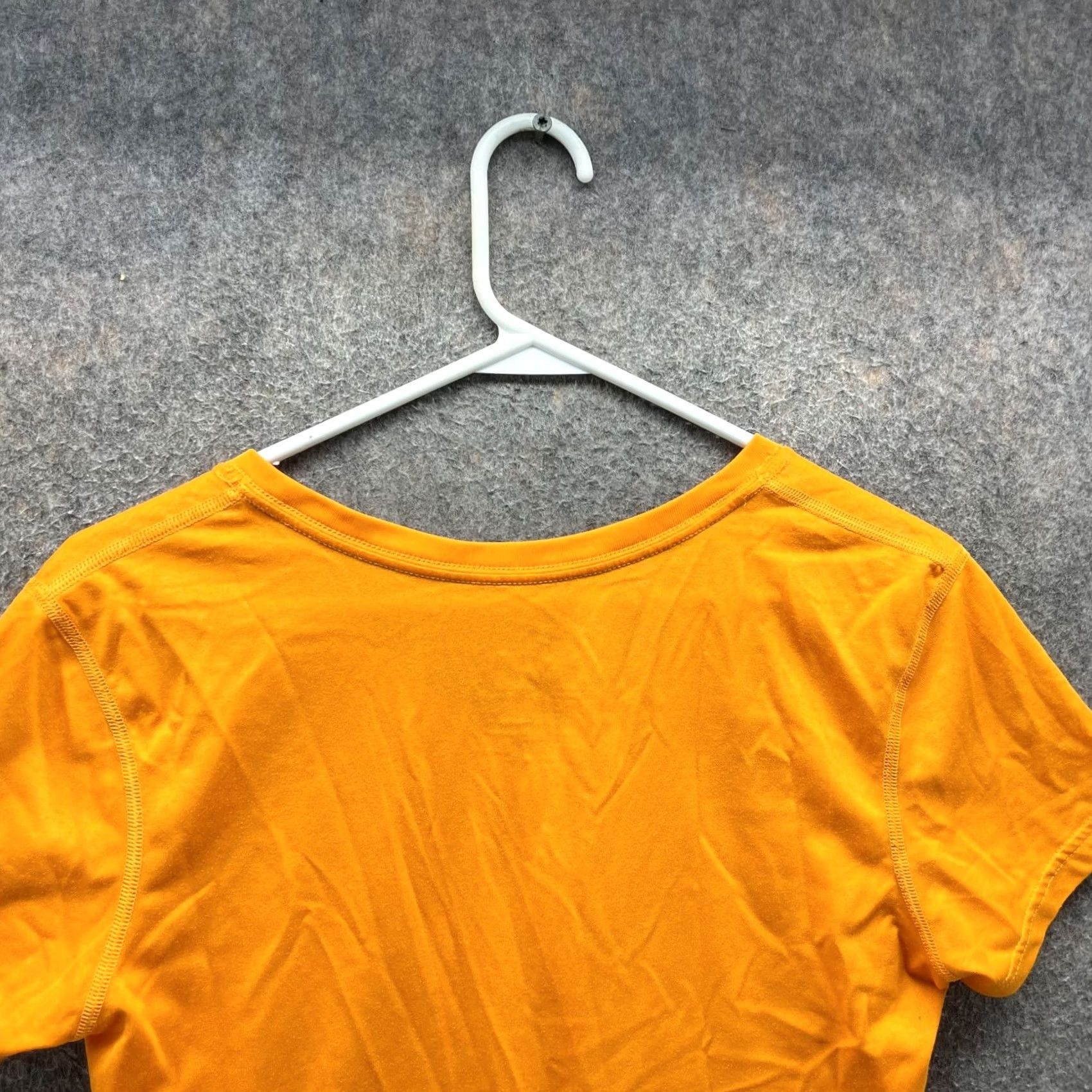 Nike Nike Shirt Womens Medium Orange Dri-Fit V-Neck Athletic Tee Swoosh Athletic Size M / US 6-8 / IT 42-44 - 3 Thumbnail