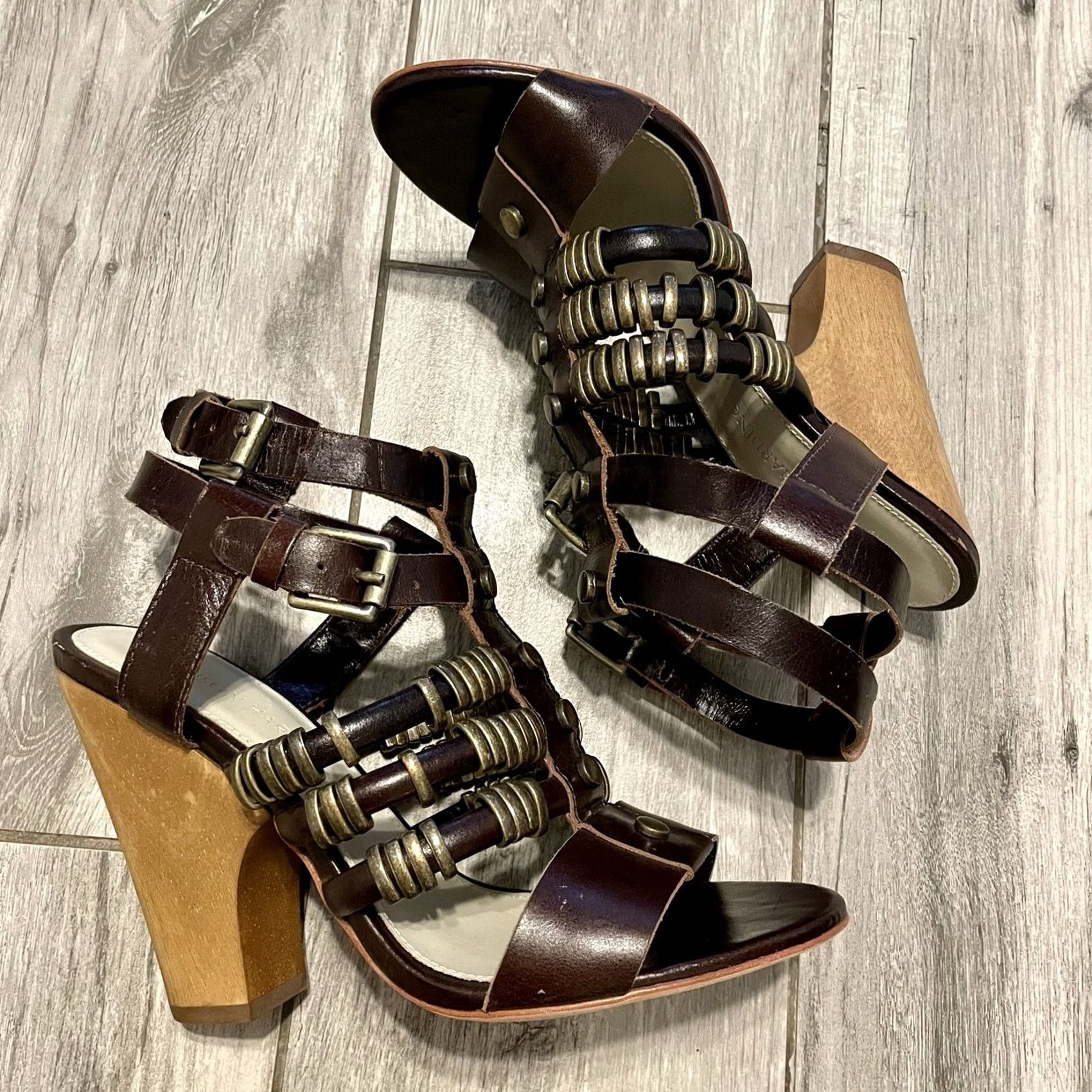 Madison VINTAGE? NWOT MADISON HARDING Brown Leather Wood Chunky Heel Sandals Gladiator 8.5 Brazil Size US 9 / IT 39 - 4 Thumbnail