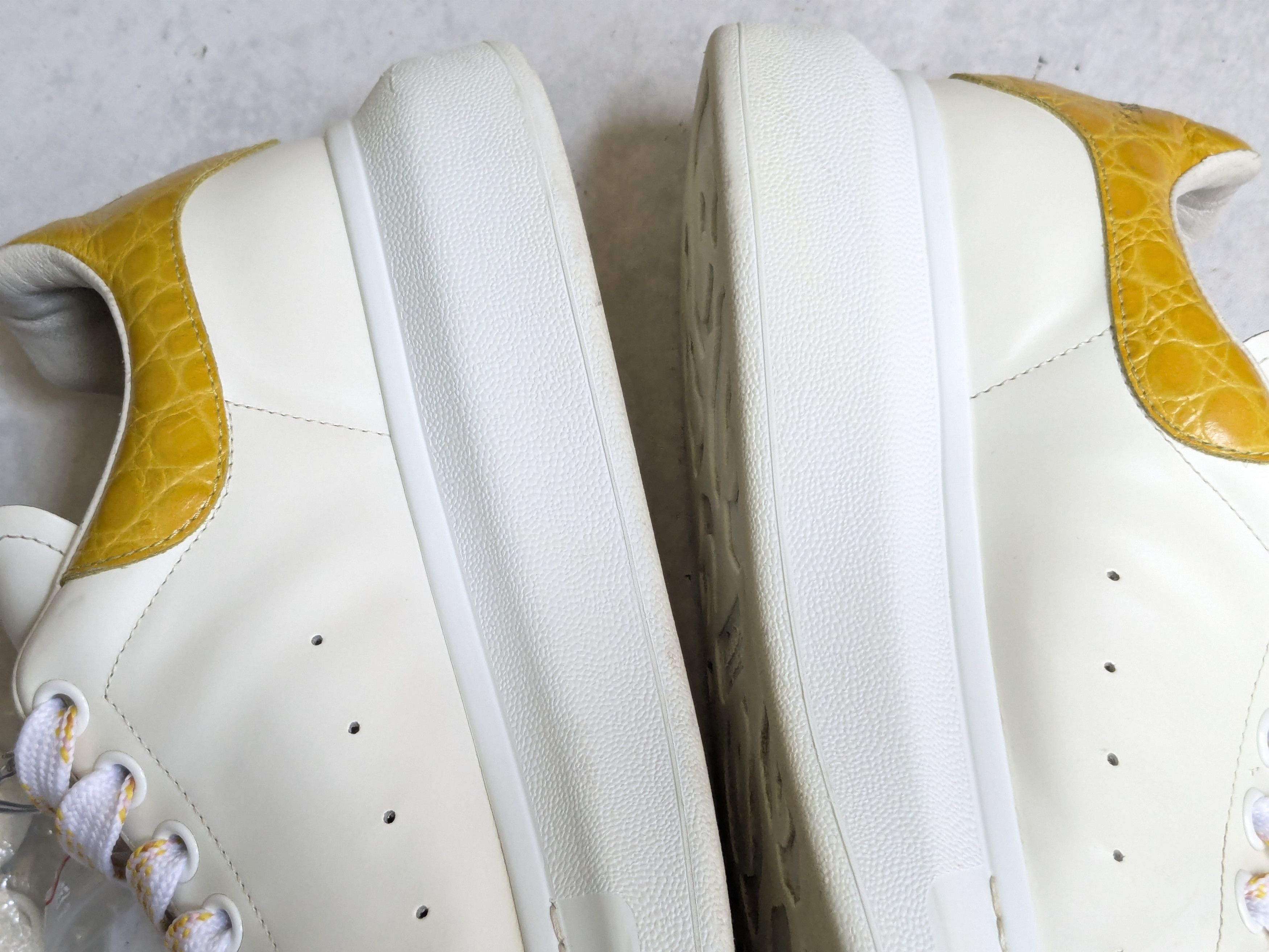 Alexander McQueen Alexander McQueen Larry Oversized Sneakers 9 42 White Yellow Size US 9 / EU 42 - 10 Thumbnail