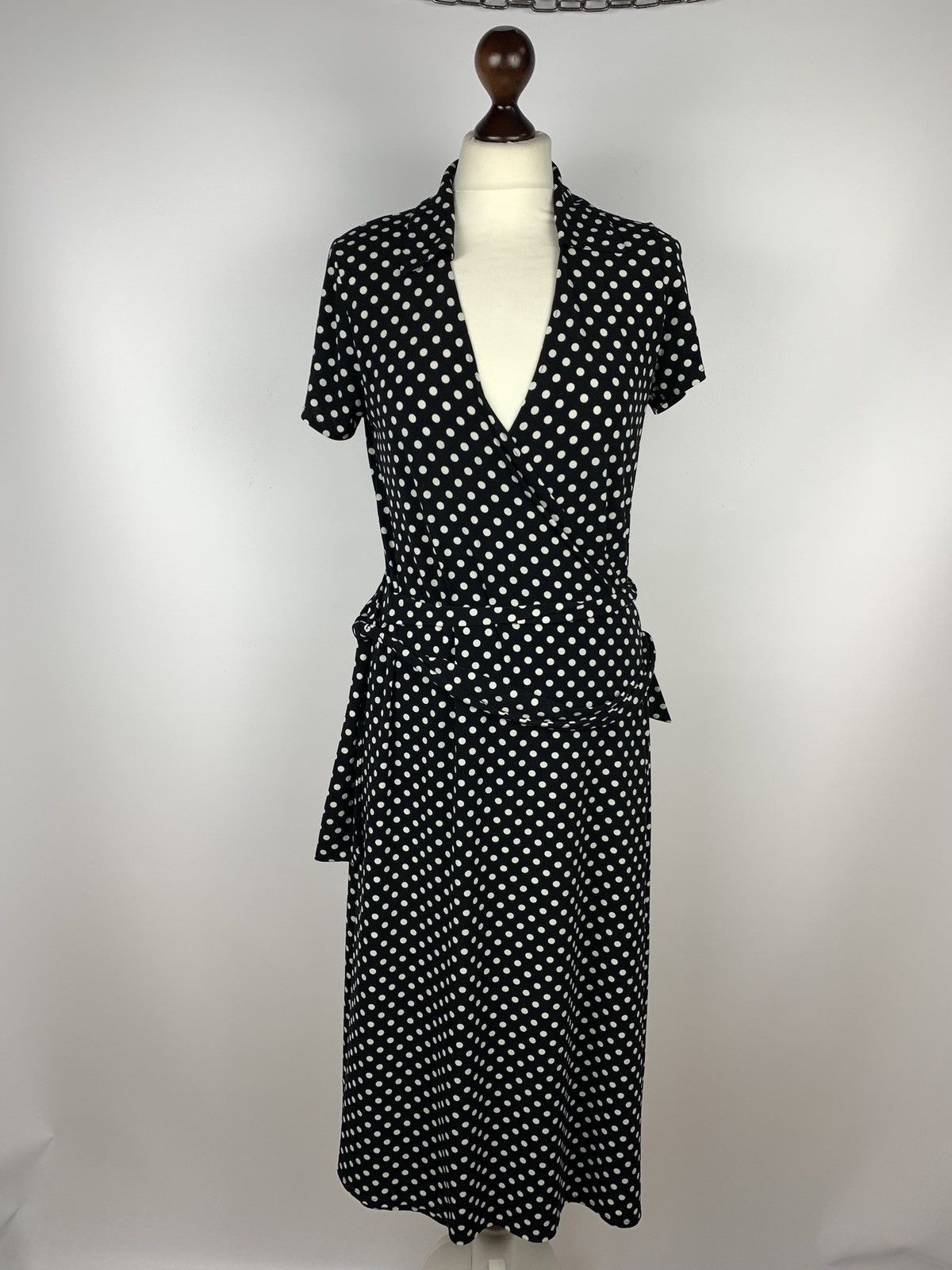 Laura Ashley Laura Ashley Polka Dot Maxi Dress Top Belted Women's Size M Size M / US 6-8 / IT 42-44 - 2 Thumbnail