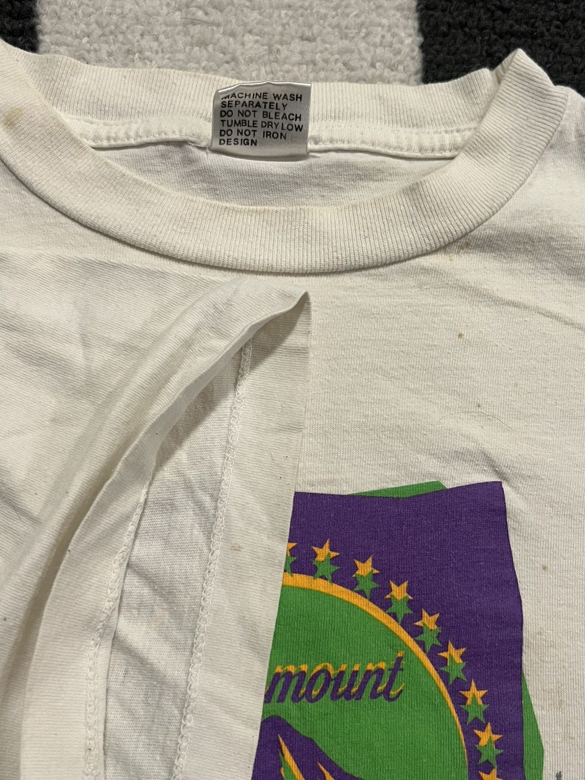 Vintage Vintage 1993 Paramount Pictures Psychedelic tee Size US L / EU 52-54 / 3 - 5 Thumbnail