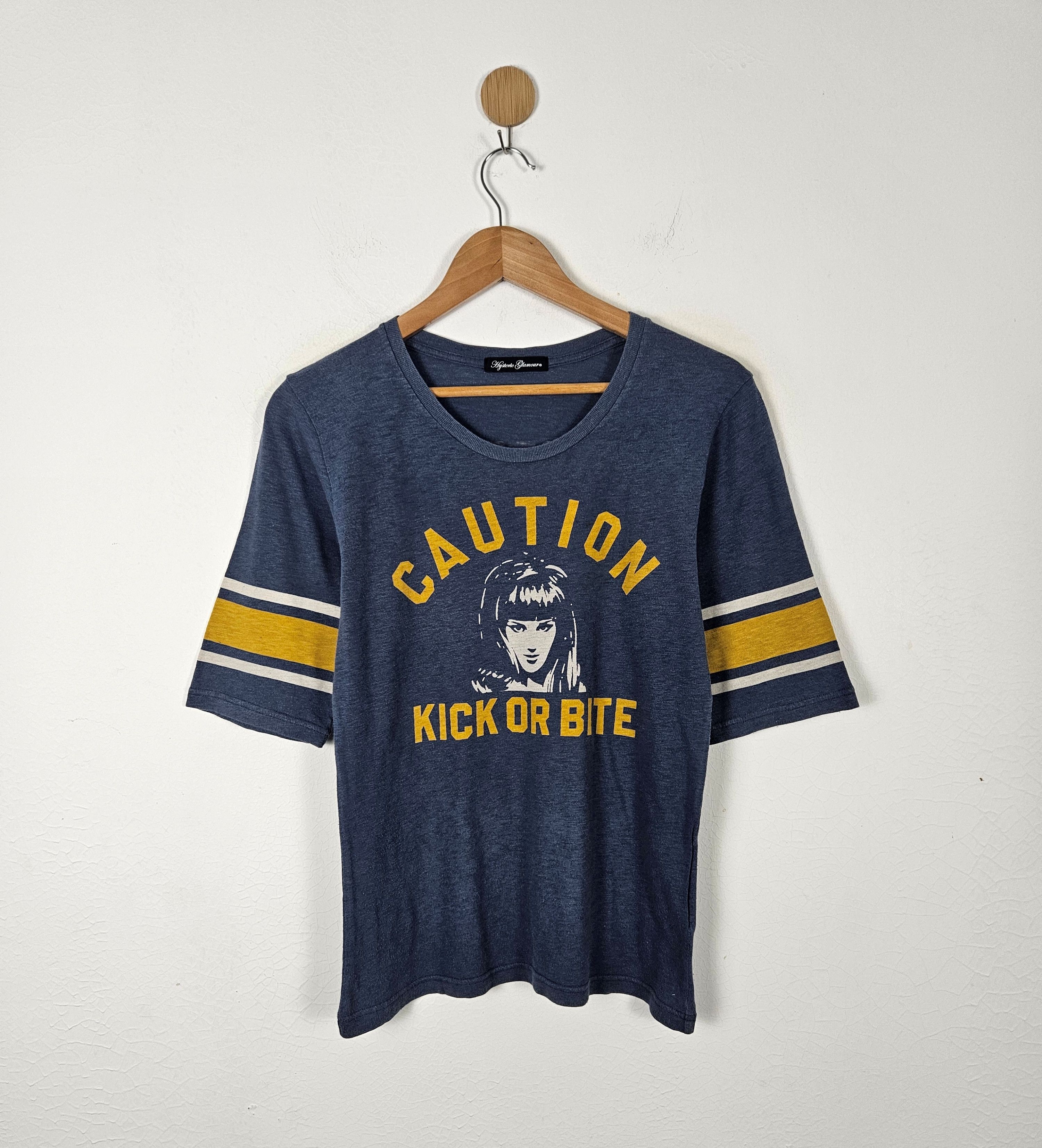 トップス HYSTERIC GLAMOUR Kicking Against Hysteric Glamour Hysteric Glamour Caution Kick Or Bite shirt
