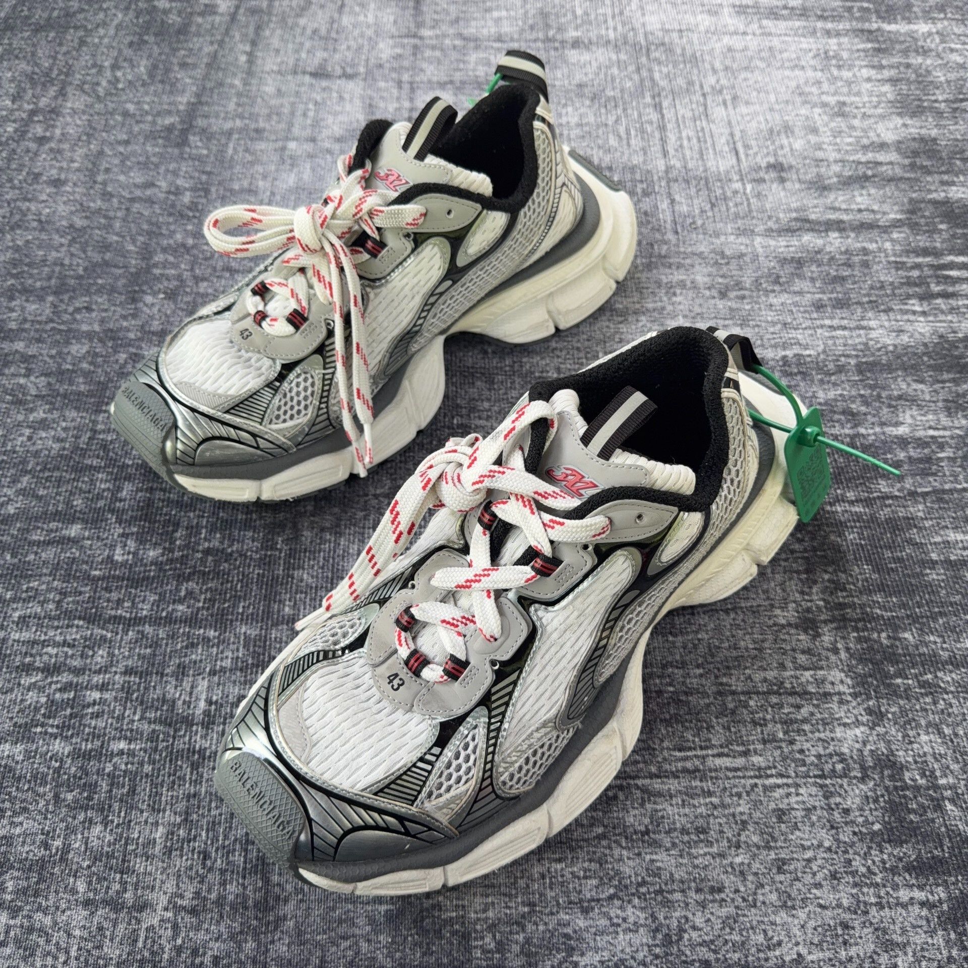 Balenciaga Balenciaga 3XL Men's Distressed Dad Shoes Size US 10 / EU 43 - 1 Thumbnail