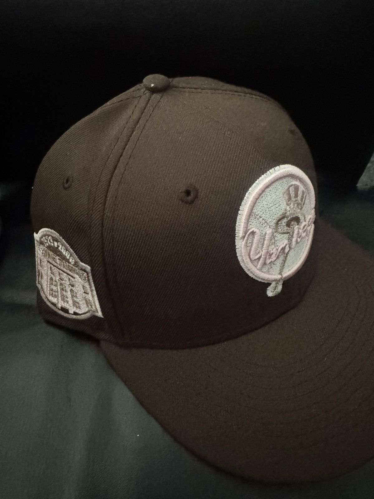 New Era New York Yankees Round Logo Fitted Hat Pink UV Size ONE SIZE - 1 Thumbnail