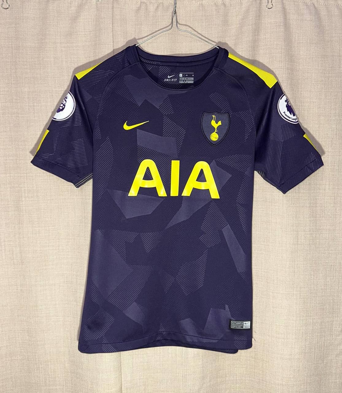 Nike Nike Tottenham Hotspur 2017/18 Third KitJersey shirt Eriksen Size US XS / EU 42 / 0 - 2 Thumbnail