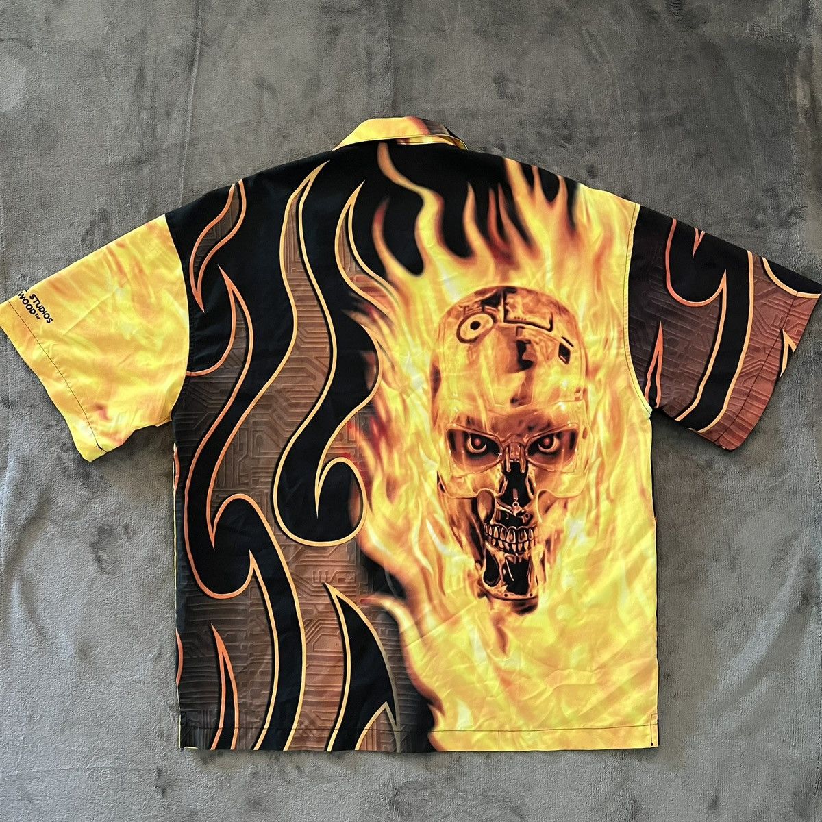 Universal Studios × Vintage Vintage 90’s Universal Studios Terminator Button-Up Shirt Size US S / EU 44-46 / 1 - 2 Thumbnail