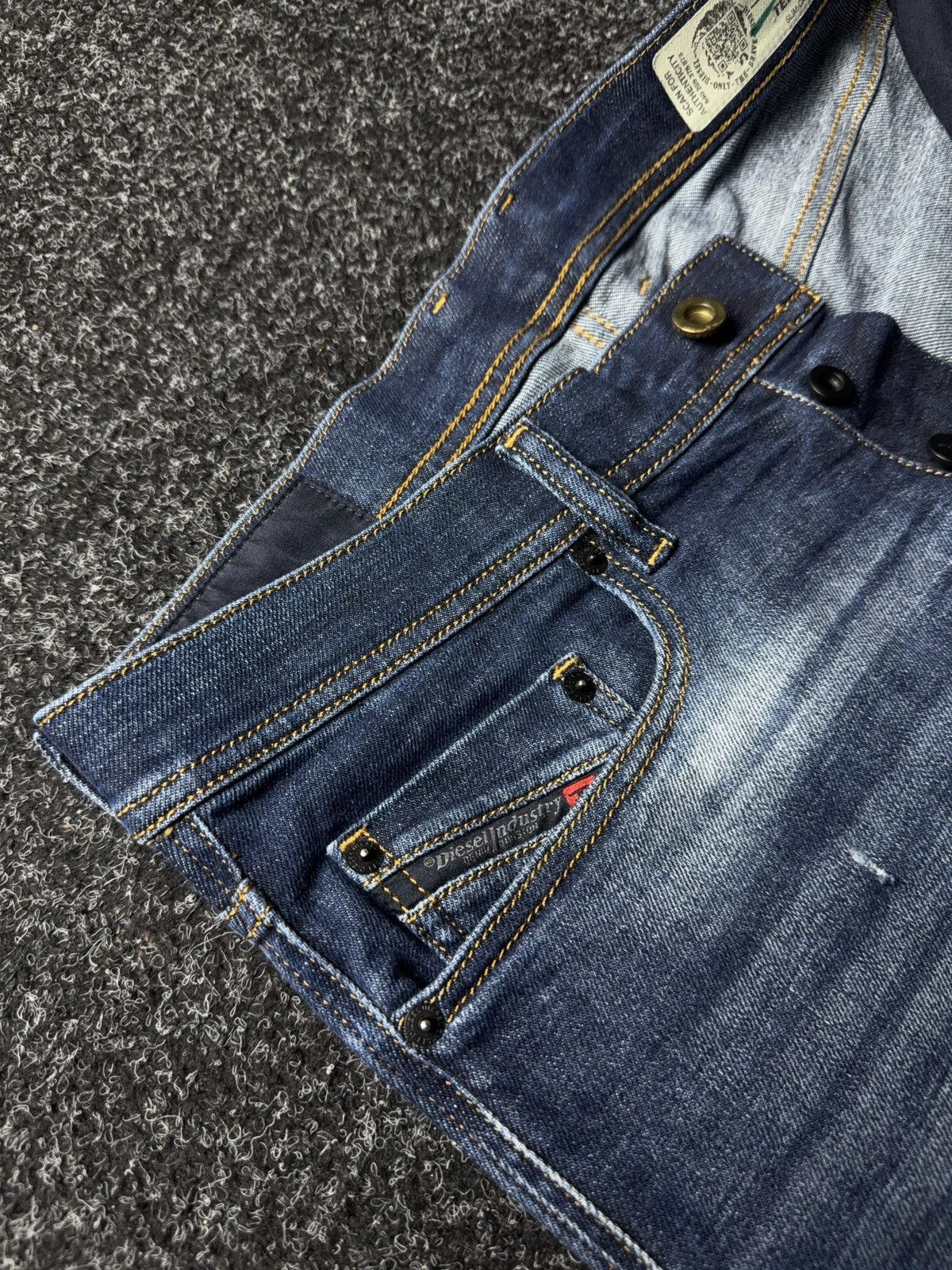Diesel Luxury 00s Diesel Tepphar Made in Italy Slim Tapered Jeans Size US 30 / EU 46 - 7 Thumbnail