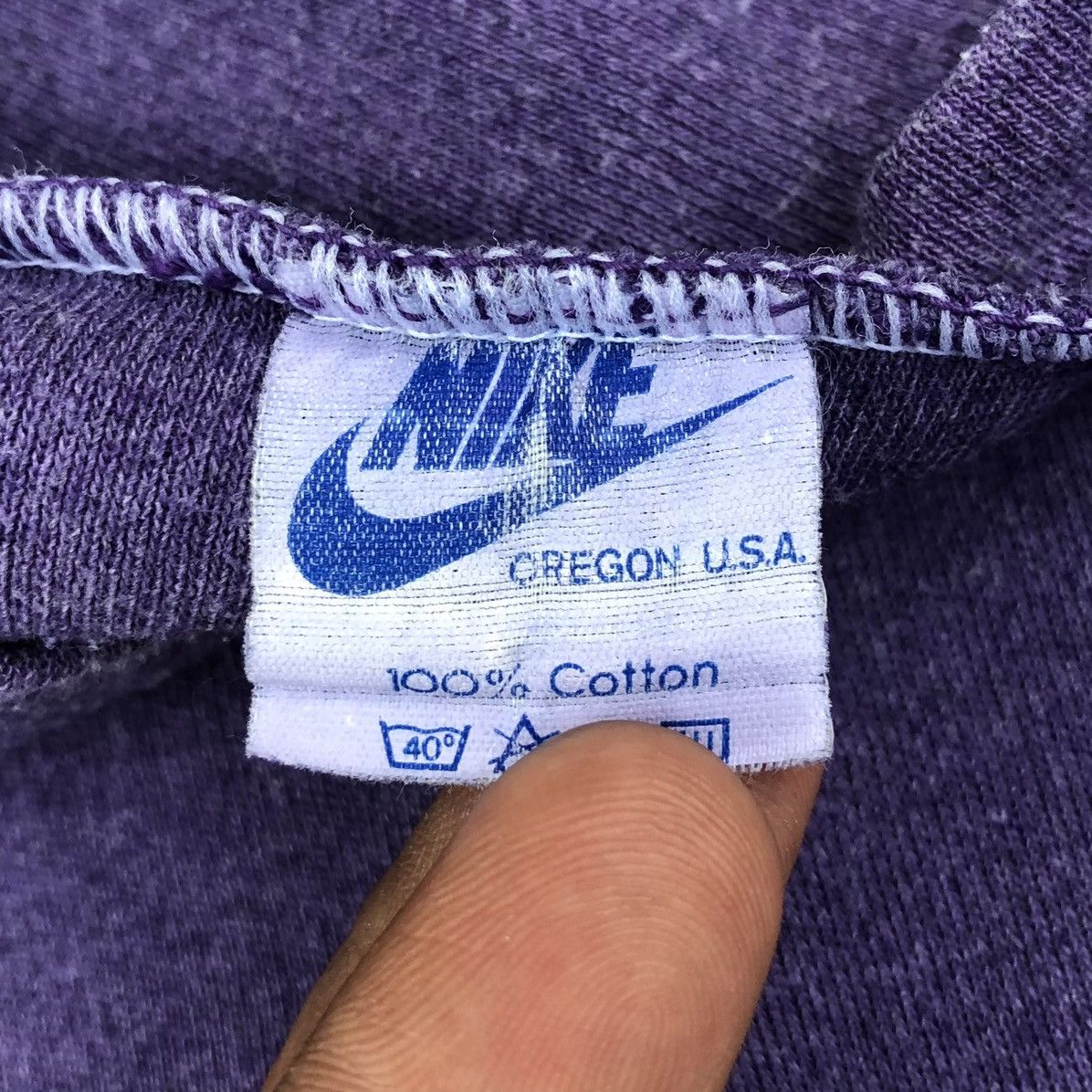 Nike Vintage Nike Oregon USA Blue Tag Sun Faded Crewneck Size US L / EU 52-54 / 3 - 7 Thumbnail