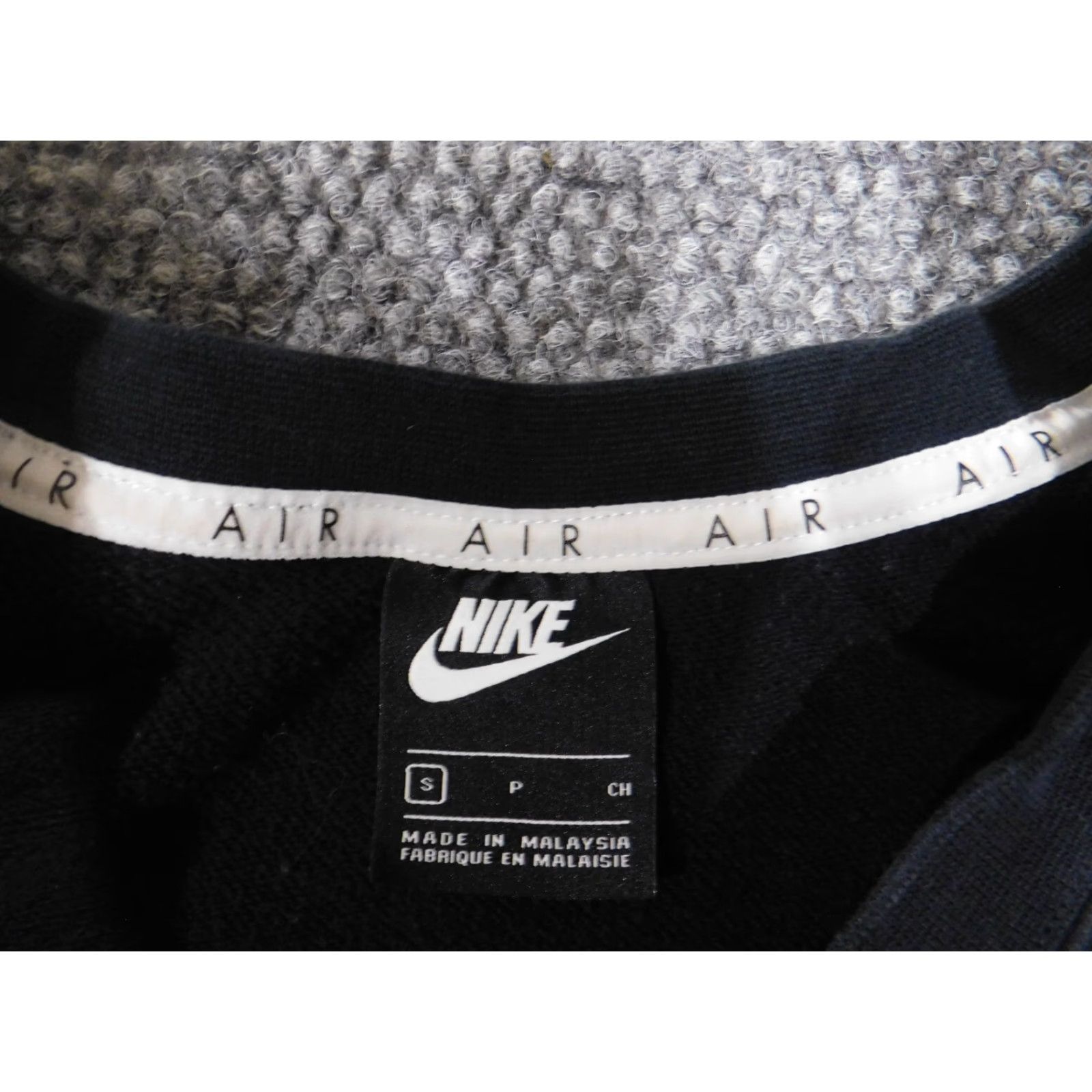 Nike Nike Sweatshirt Womens Small Black Pullover Crew Neck S Stretch Embroidered Swoosh SPORTSWEAR Casual Active Running & Jogging Women’s Regular Fit Size S / US 4 / IT 40 - 5 Thumbnail