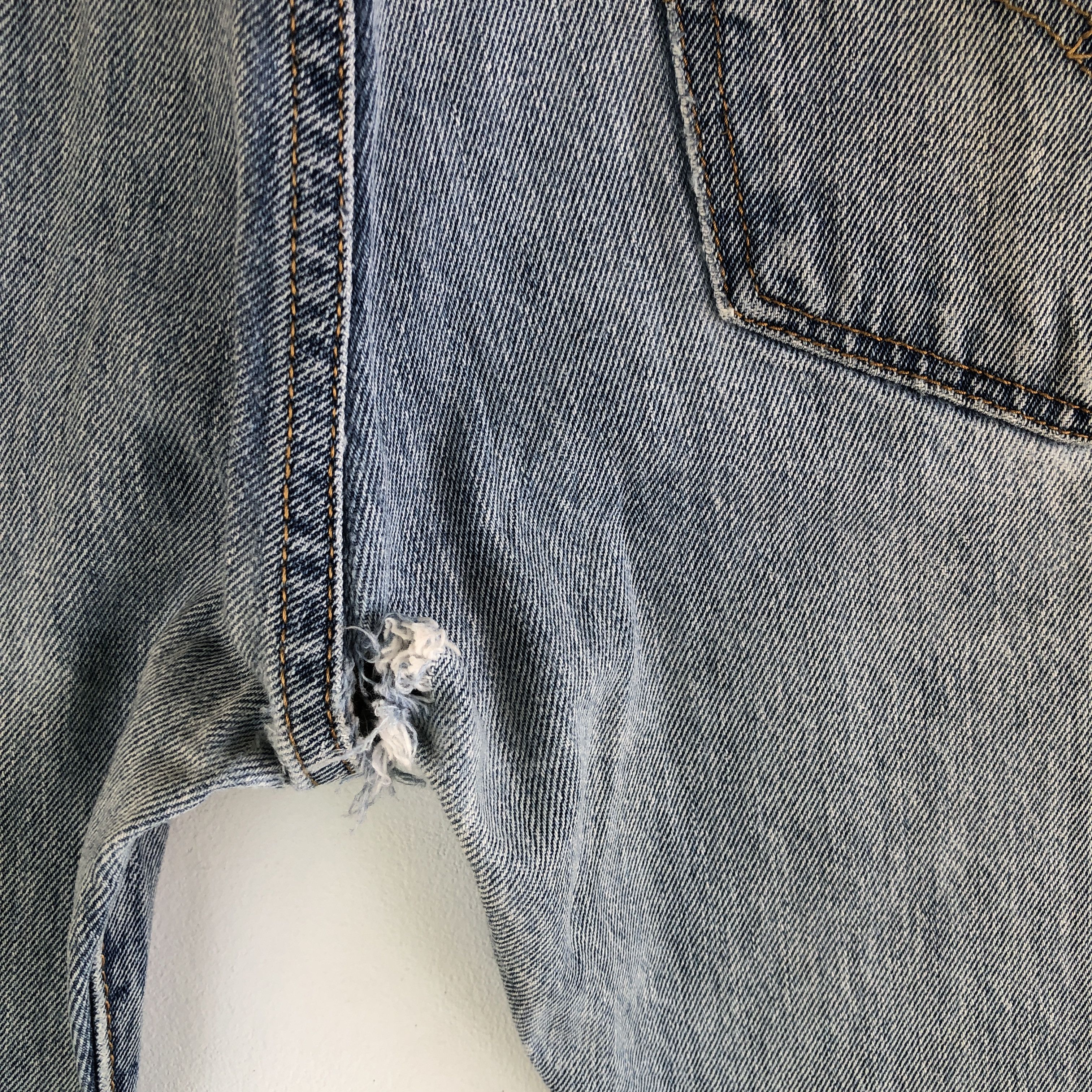 Levi's Vintage Levi's 501 Distressed Faded Jeans Levis Denim Size US 34 / EU 50 - 10 Thumbnail