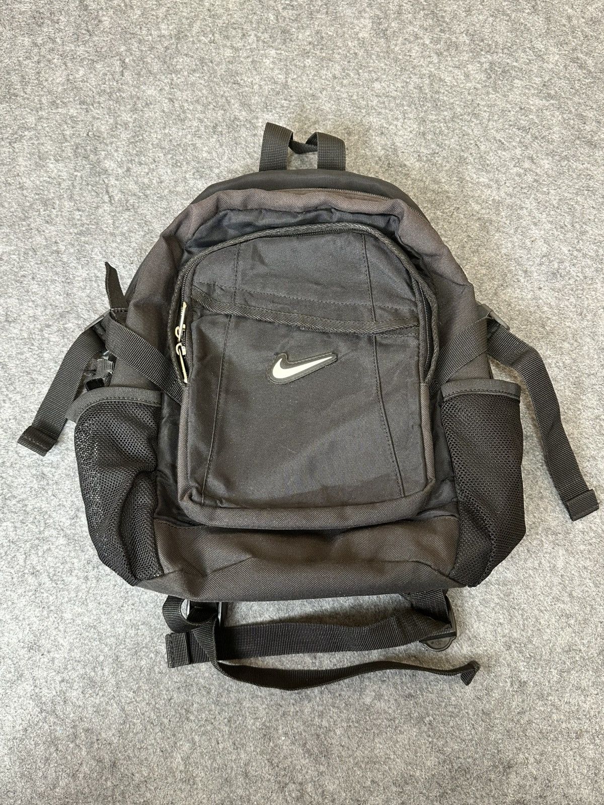 Nike Nike Y2K archive backpack with mesh side pockets. Size ONE SIZE - 1 Thumbnail