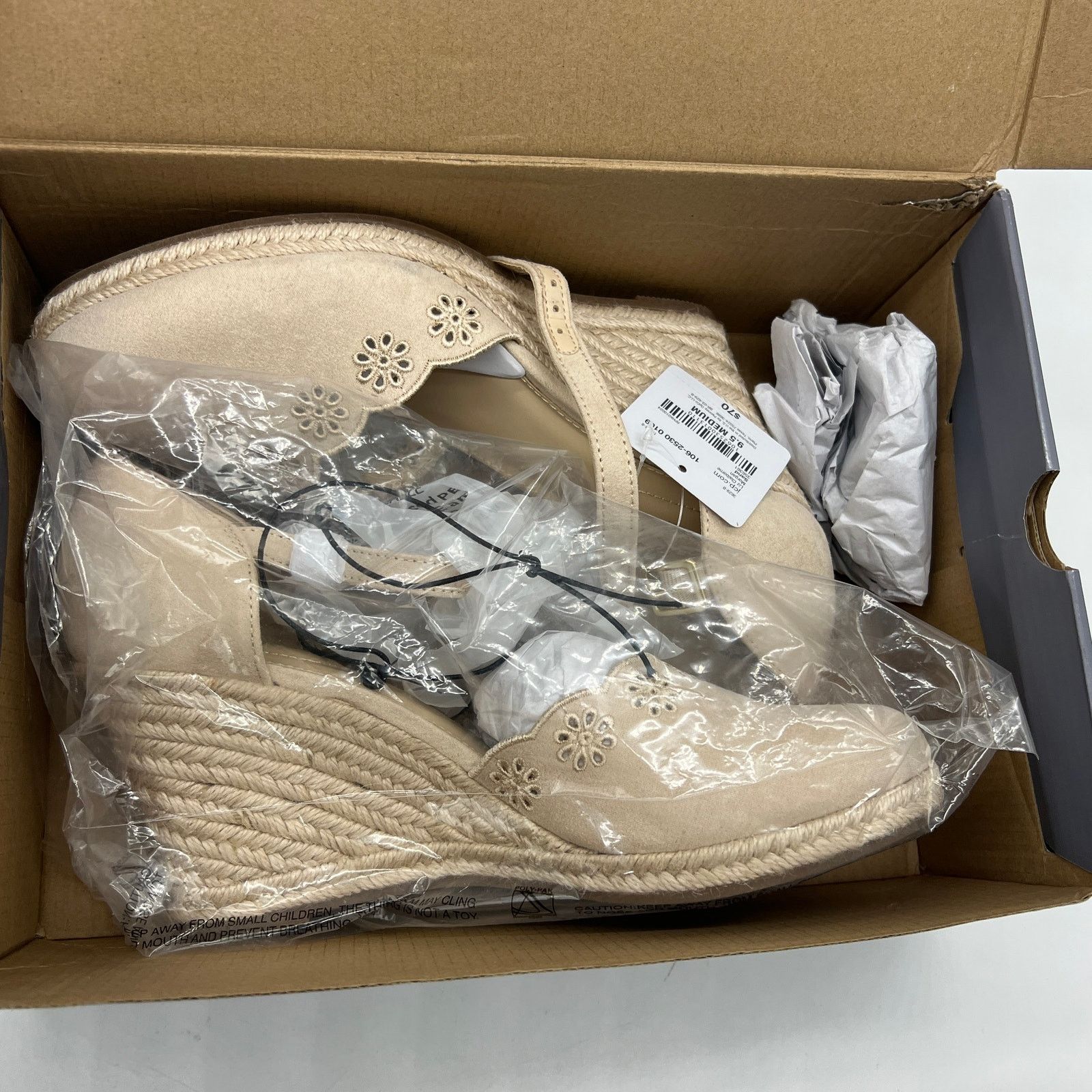 Other Liz Claiborne Morgan Women's Wedge Heels Cream Sand Size 9.5 Size US 9.5 / IT 39.5 - 17 Thumbnail