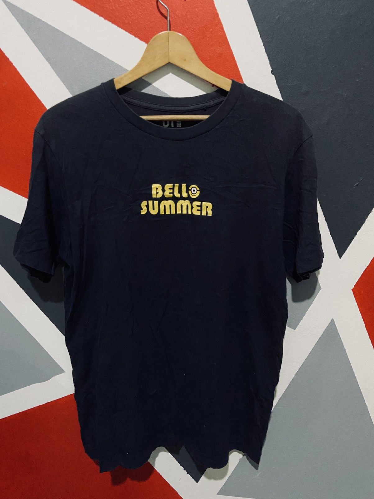 Uniqlo Minion X Uniqlo - Bella Summer Size US L / EU 52-54 / 3 - 3 Thumbnail