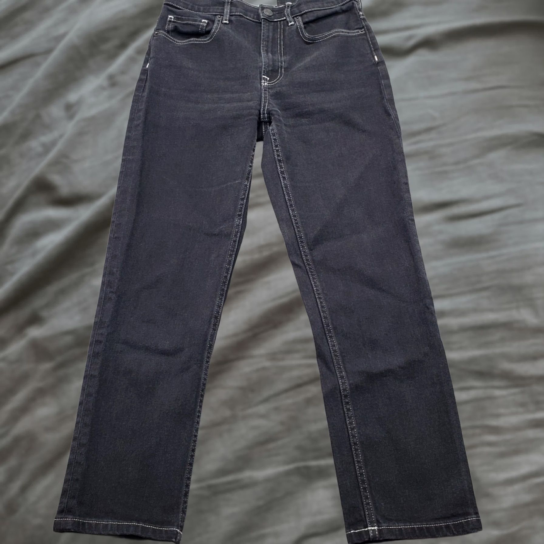 Everlane Everlane Womens Jeans 26 Black Denim Dark Wash Straight Cheeky Crop Low Waist 5-Pocket Measurements Size 26 Mens Womens Girls Boys Size 26" / US 2 / IT 38 - 1 Thumbnail