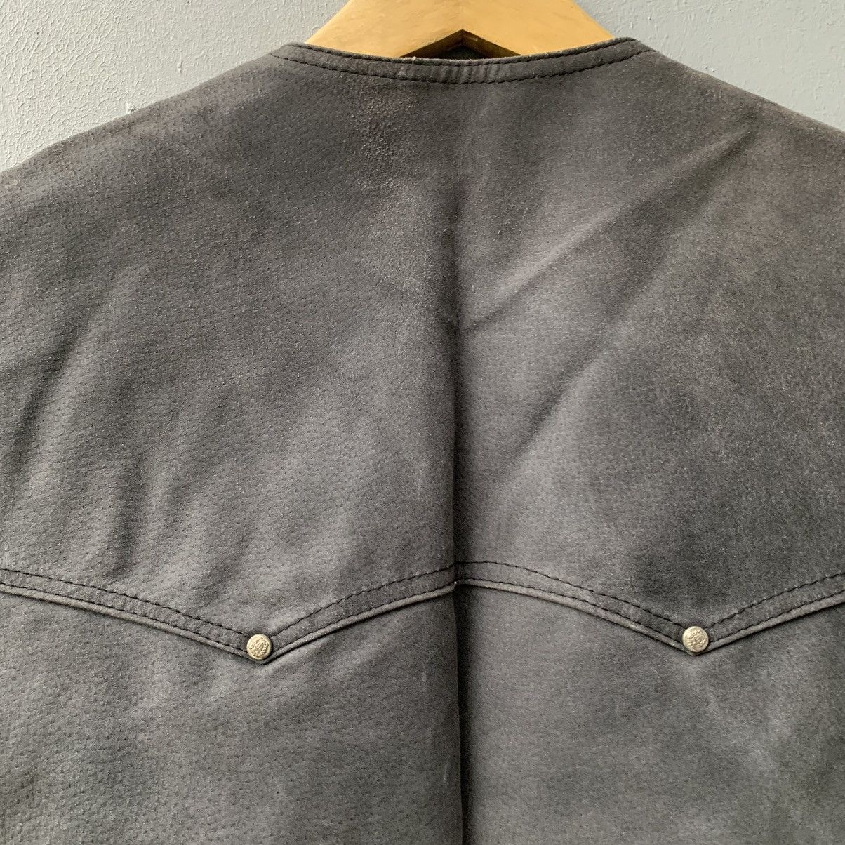 Cowboy Equipment × Versace VINTAGE VERSACE JEANS COUTURE PIGSKIN LEATHER VEST Size US M / EU 48-50 / 2 - 5 Thumbnail