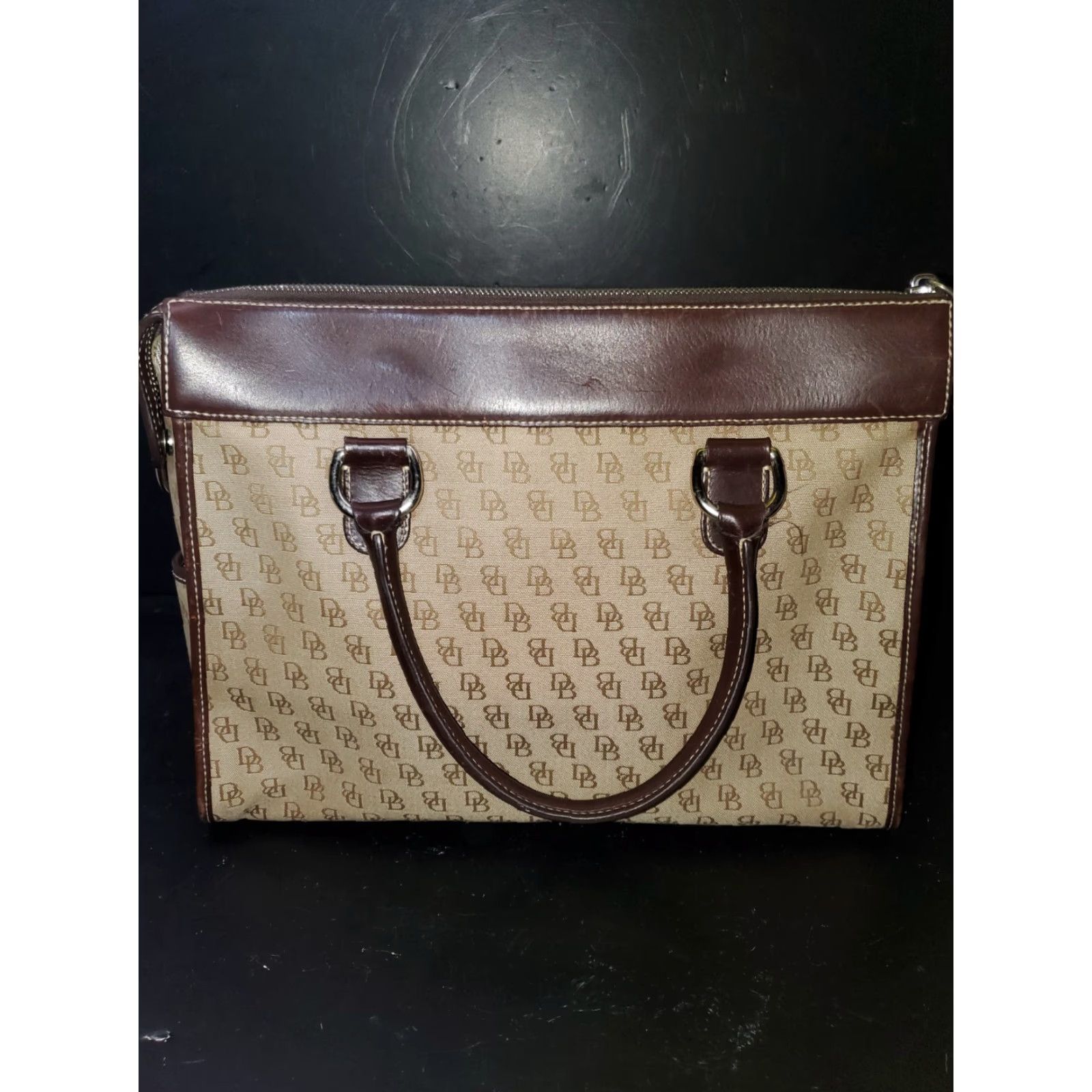 Dooney & Bourke VINTAGE Dooney & Bourke Signature Jacquard Mocha Double Pocket Handbag/Tote Bag Women Medium Brown 10x12in Logo Classic Designer Tote Size ONE SIZE - 4 Thumbnail