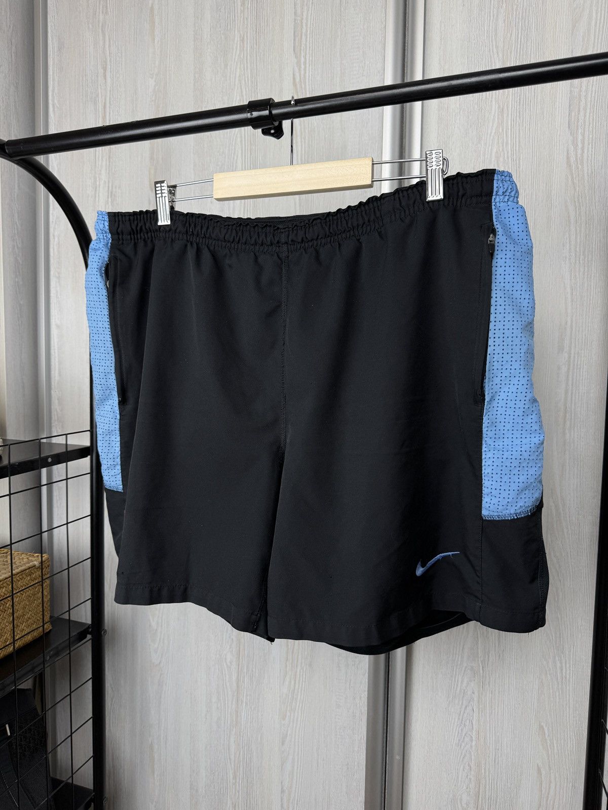 Nike Nike vintage Aston Villa y2k soccer football shorts Size US 38 / EU 54 - 4 Thumbnail